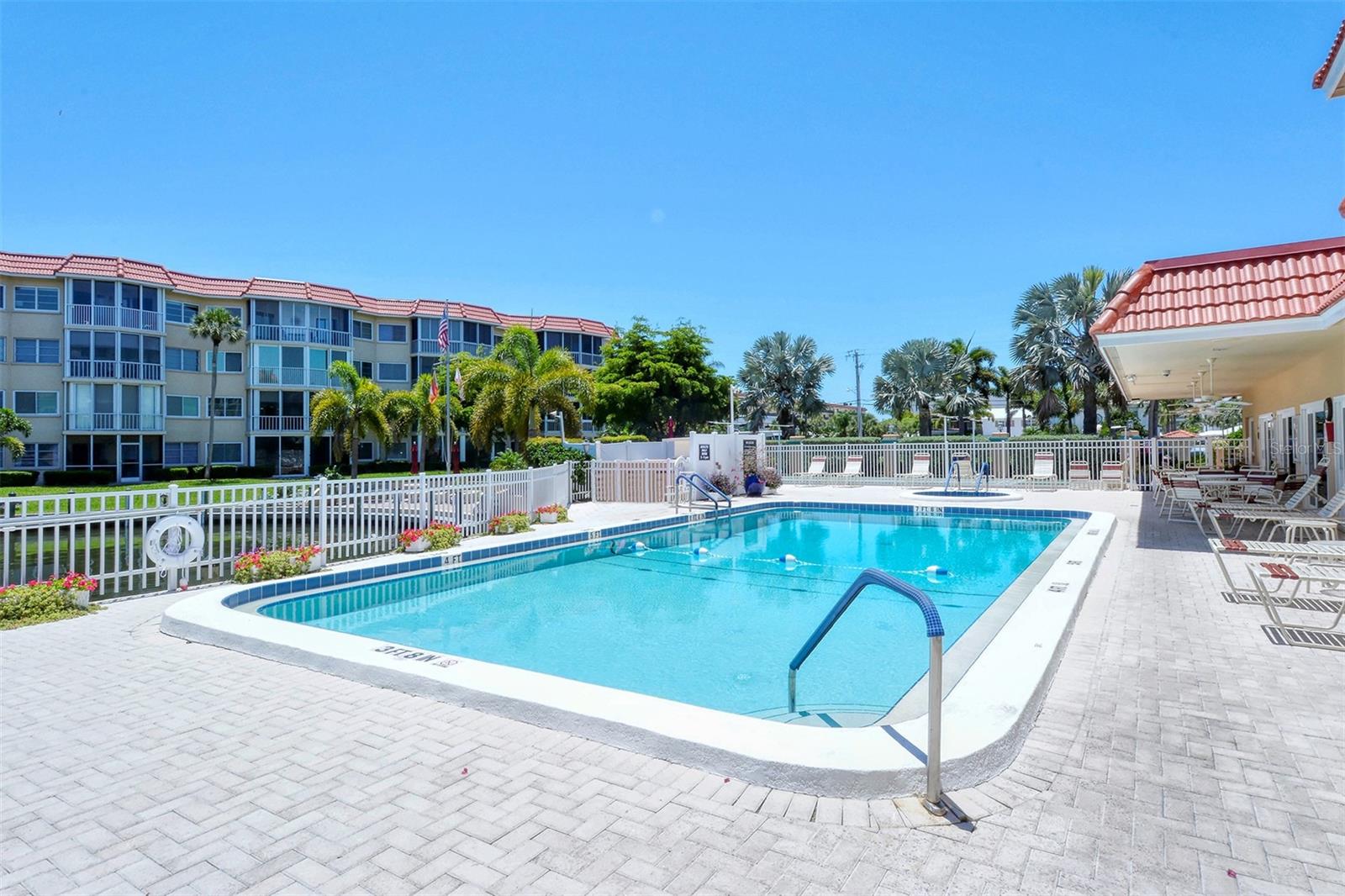 SIESTA HARBOR II - Residential