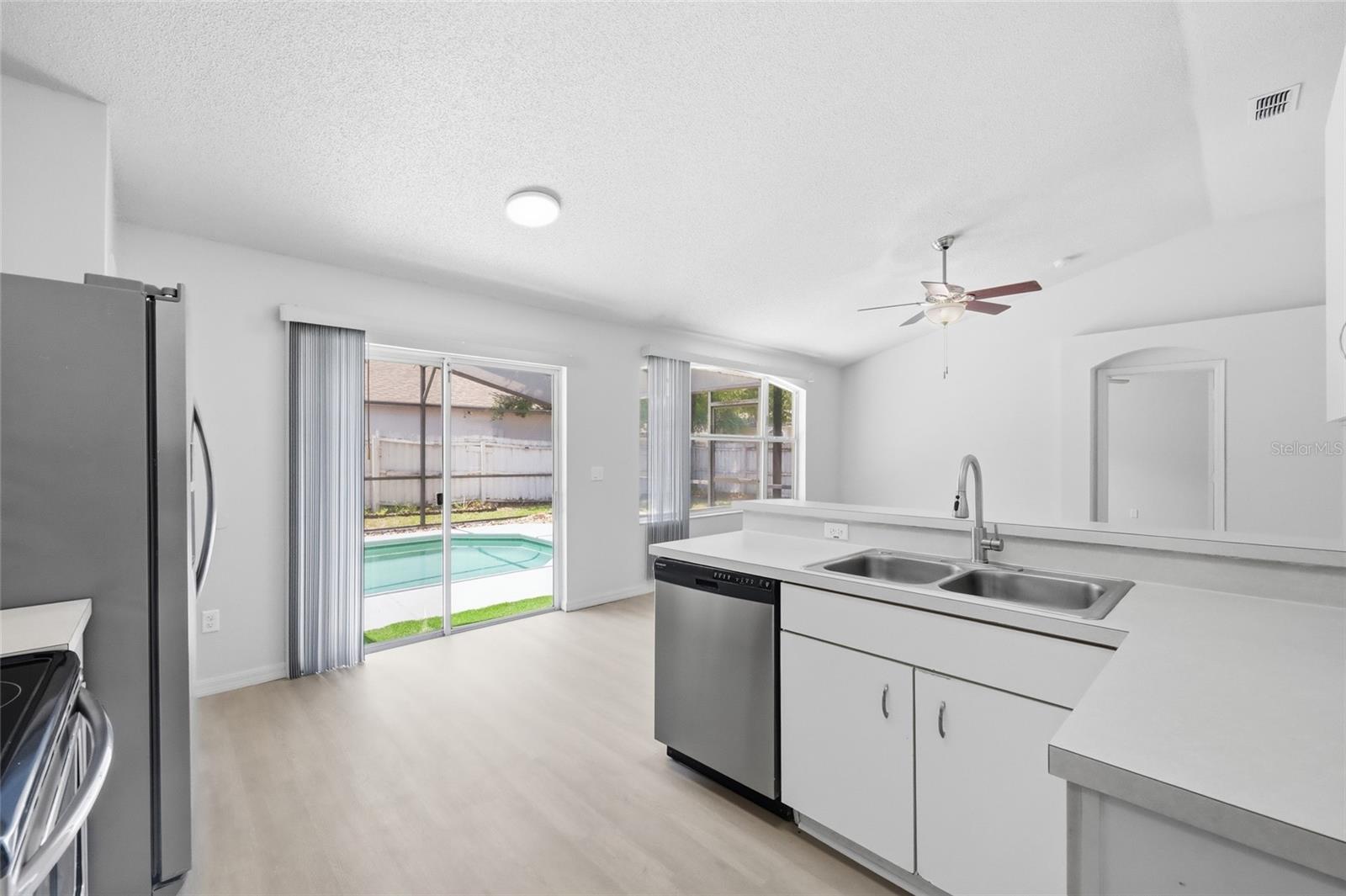 WATERSIDE - Residential