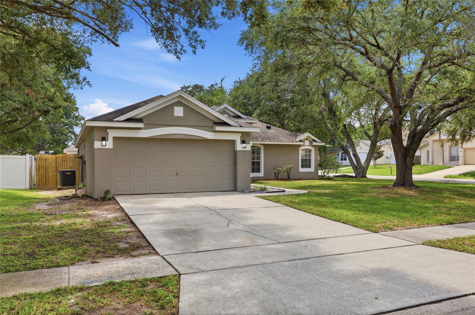 WATERSIDE - Residential