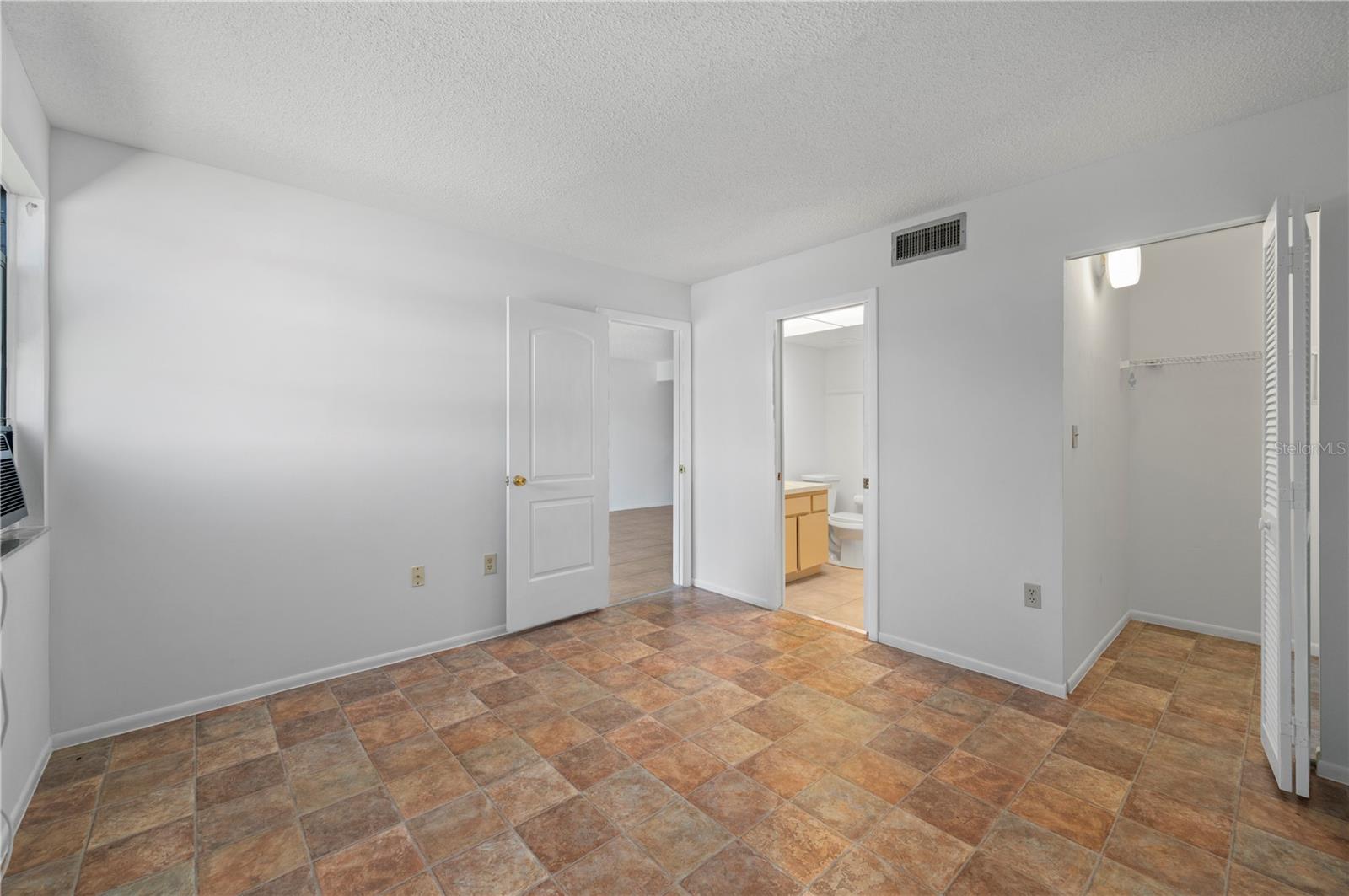 SANDHILL PINES BLDG 13 - Residential