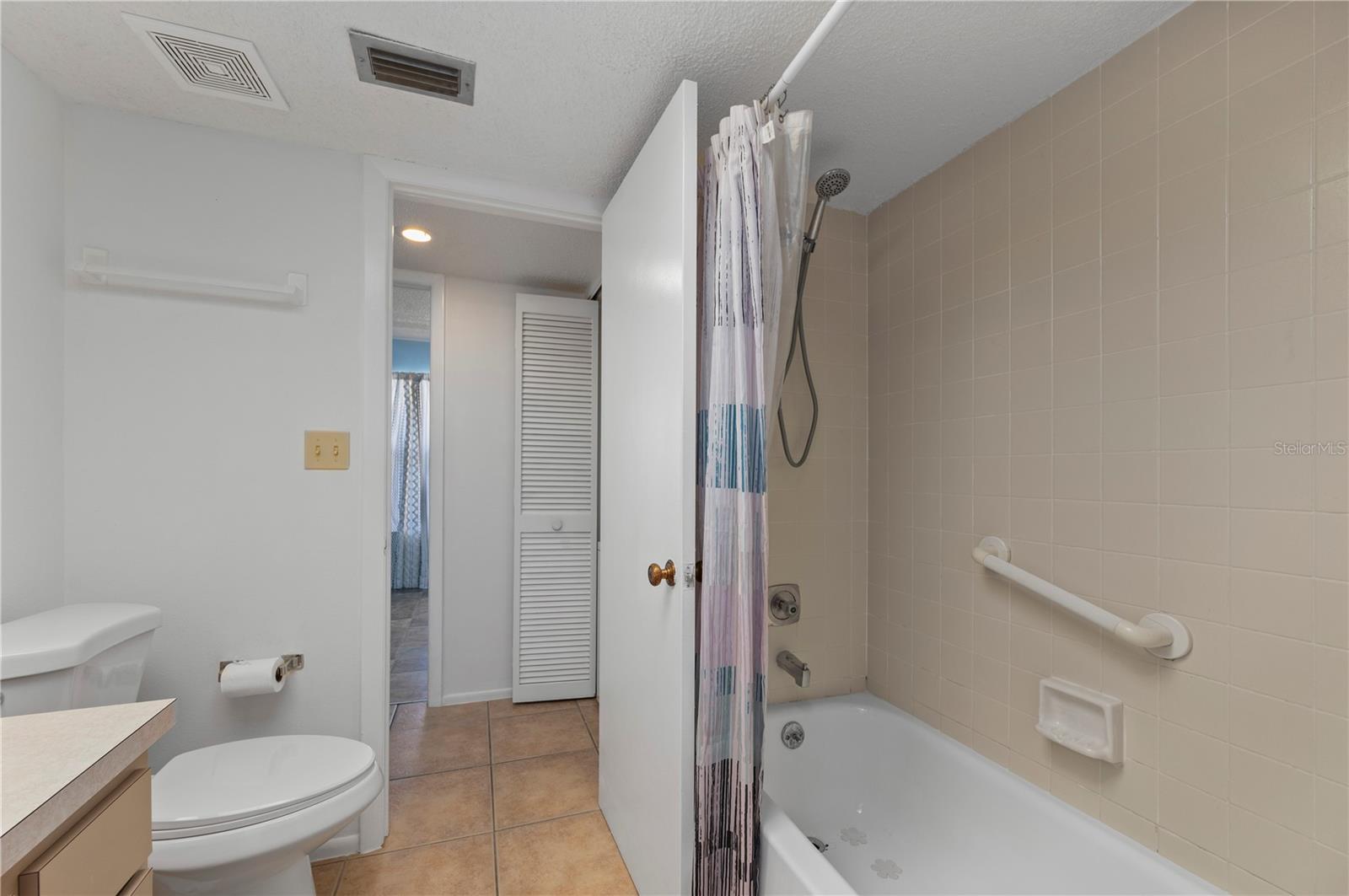 SANDHILL PINES BLDG 13 - Residential