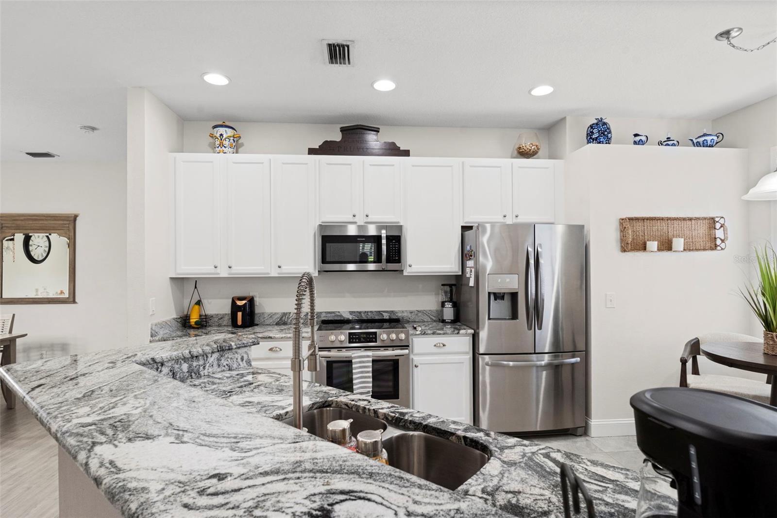 WESTMONT OAKS - Residential