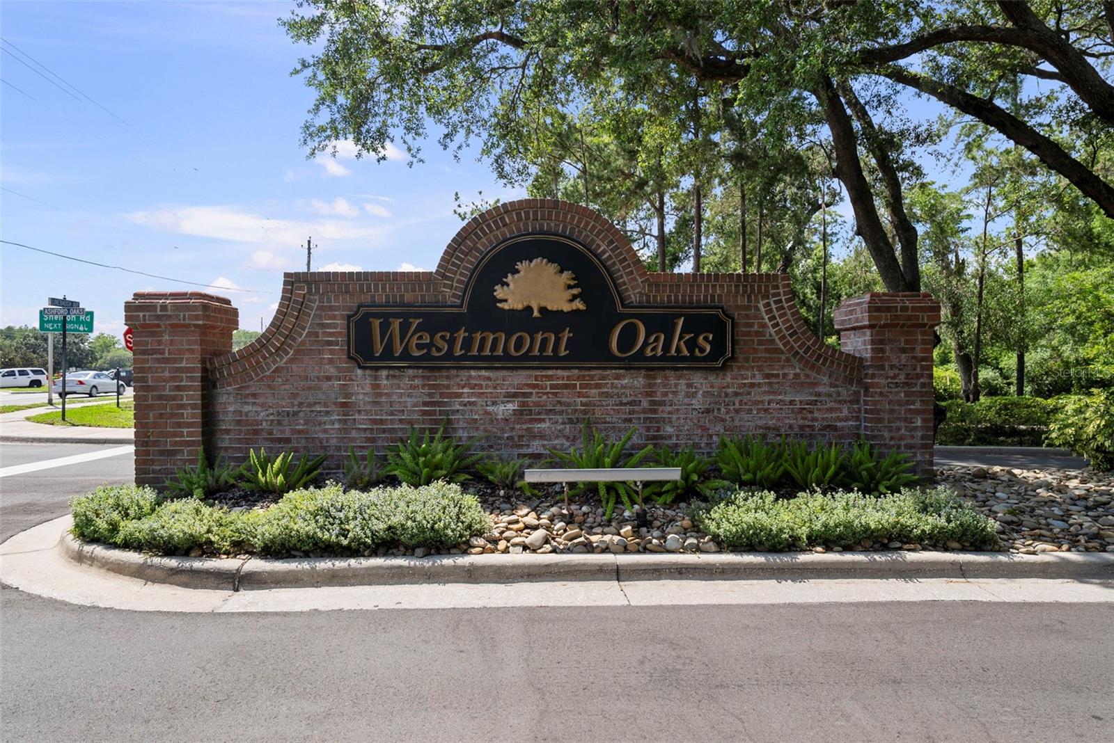 WESTMONT OAKS - Residential