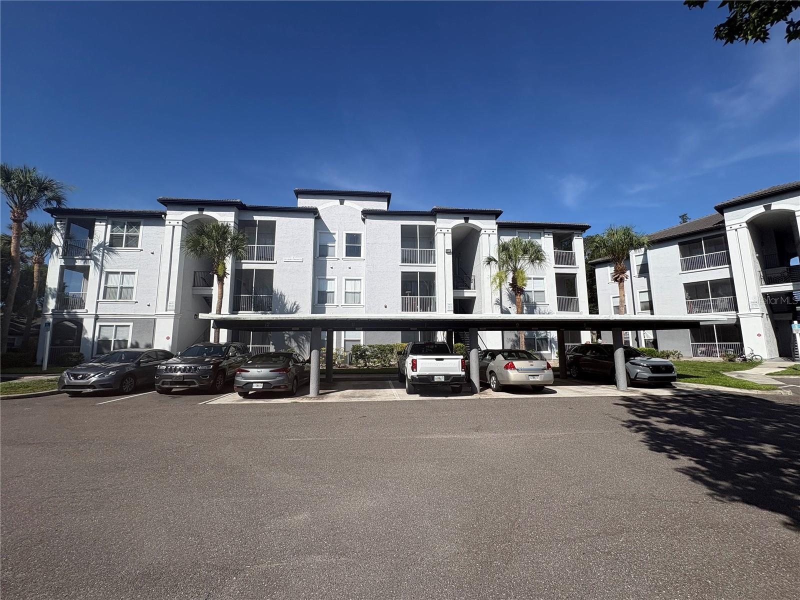 1 bedroom, 1 bathroom, 749sqft, Completely Updated in Allegro Palm! Features and Updates Include: 1st floor, wood-laminate flooring, remodeled kitchen with stone countertops, stylish backsplash, breakfast bar and walk-in pantry. Remodeled bathroom as well and primary bedroom with a walk-in closet. This condo is also just steps away from the main community pool, gym, and clubhouse! Allegro Palm is conveniently located off US-301 and Bloomingdale Ave, making this a great place to not only call home, but also be near US301, I75, The Crosstown Exwy, Winthrop Village, the Brandon Mall and all of the areas shopping, dining and entertainment! Call today for more details and your private showing!