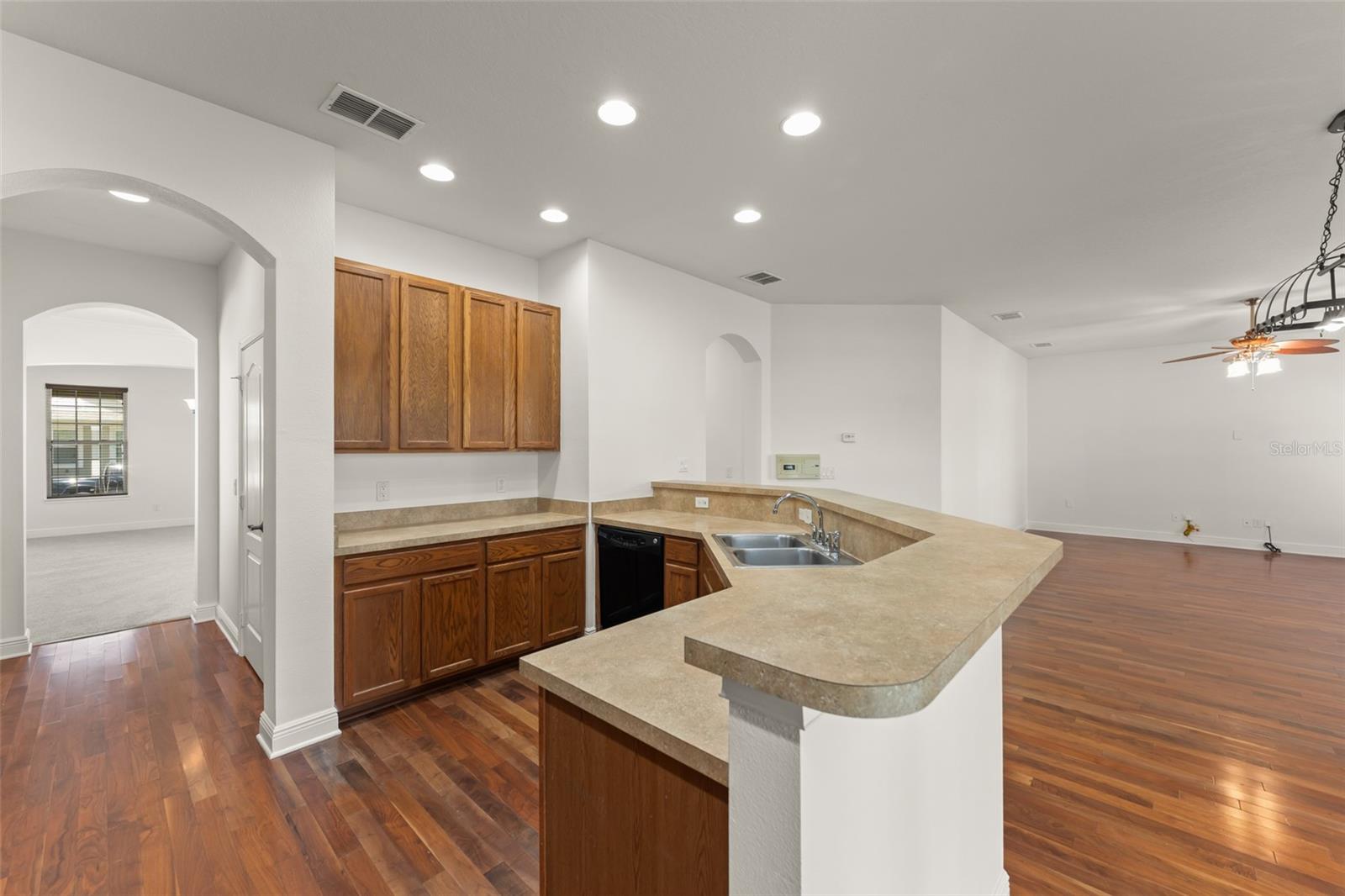 ENCLAVE/BERKSHIRE PARK B G H I - Residential Lease
