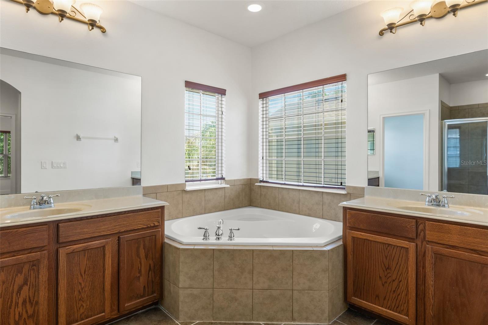 ENCLAVE/BERKSHIRE PARK B G H I - Residential Lease