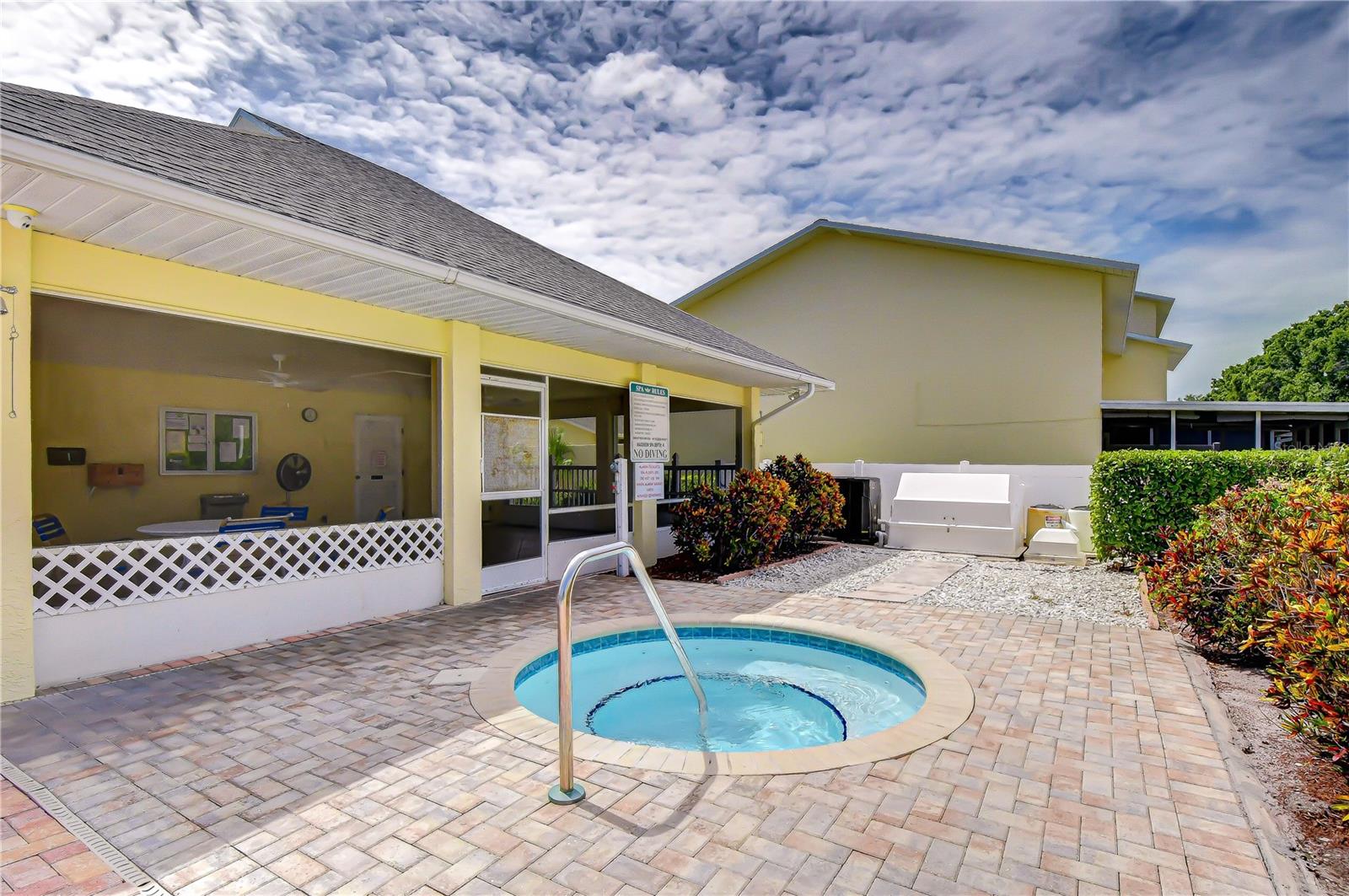WILLOW GREENS - Residential
