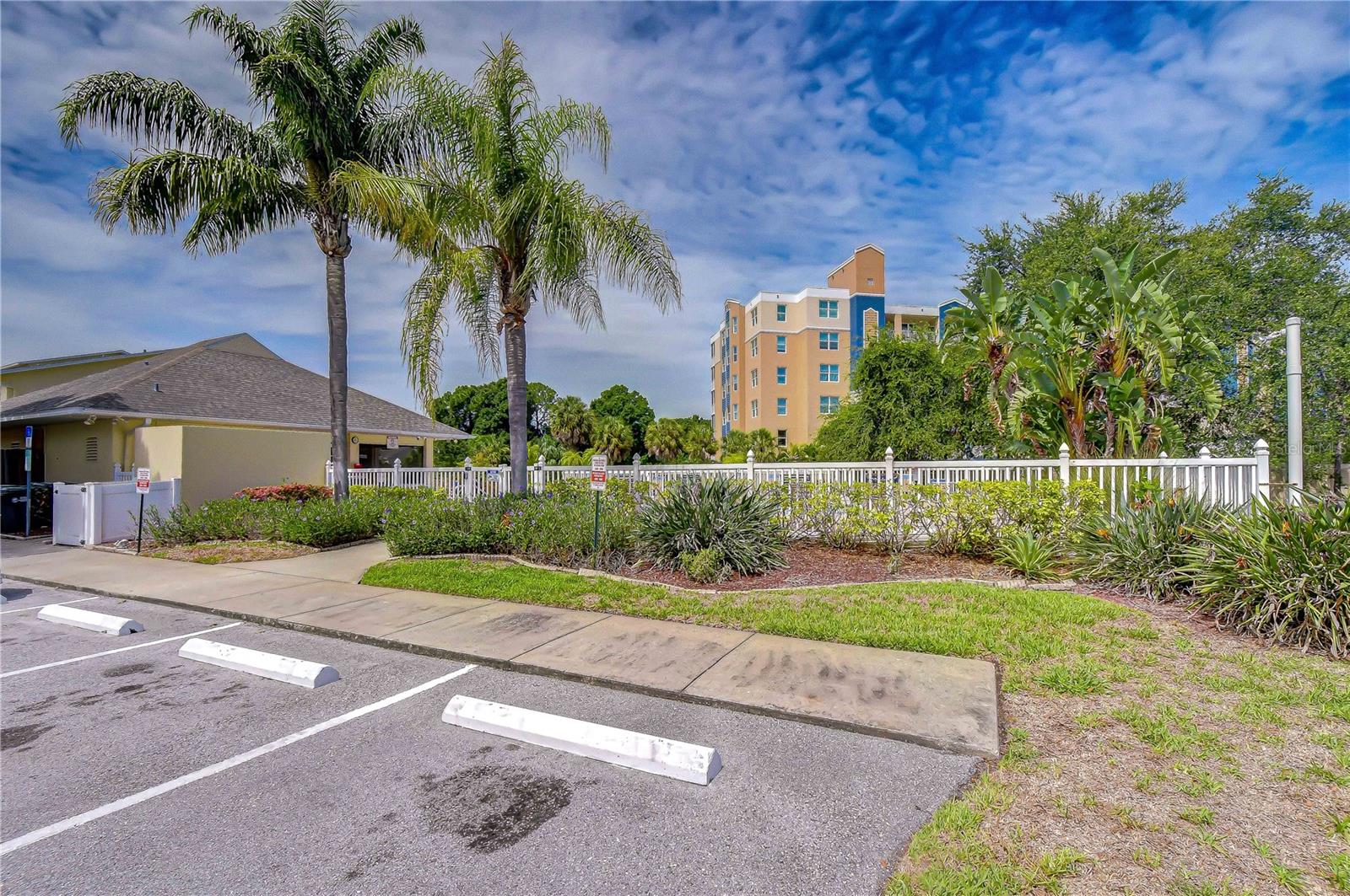 WILLOW GREENS - Residential