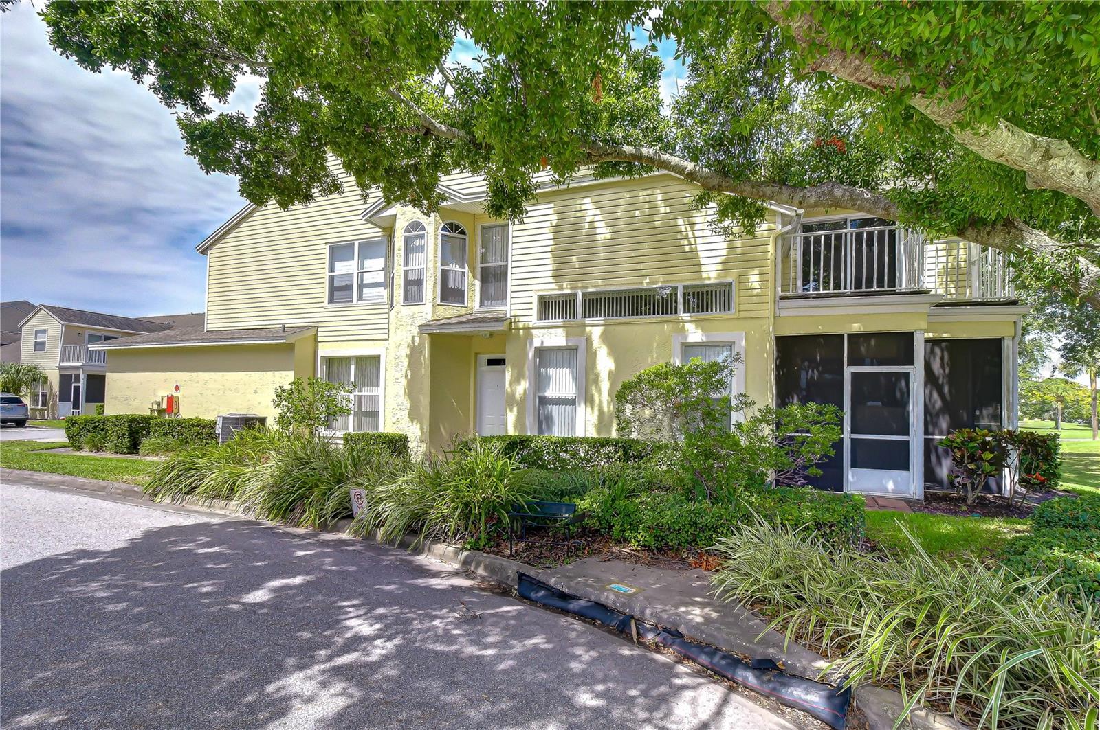 WILLOW GREENS - Residential