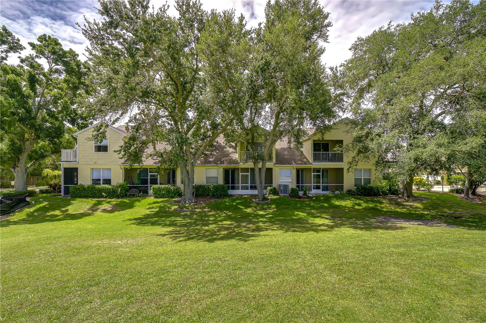 WILLOW GREENS - Residential