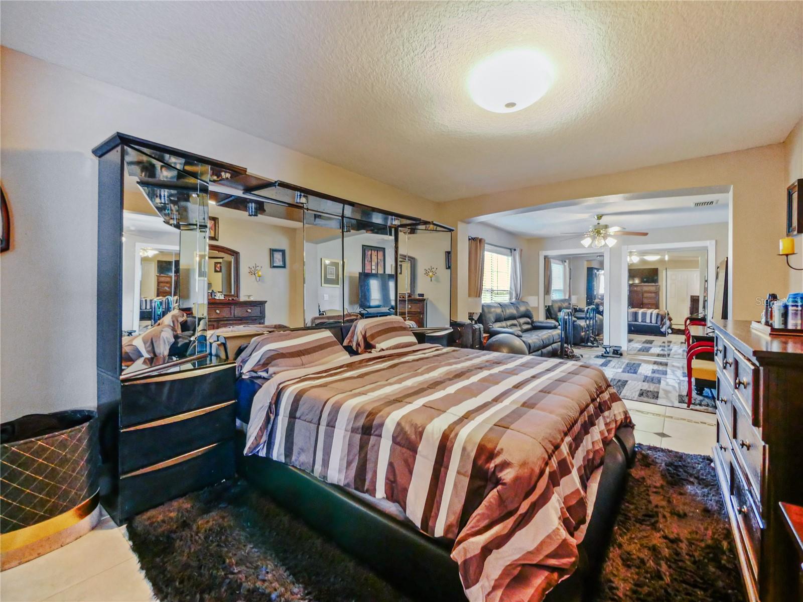 LA JOYA COVE - Residential