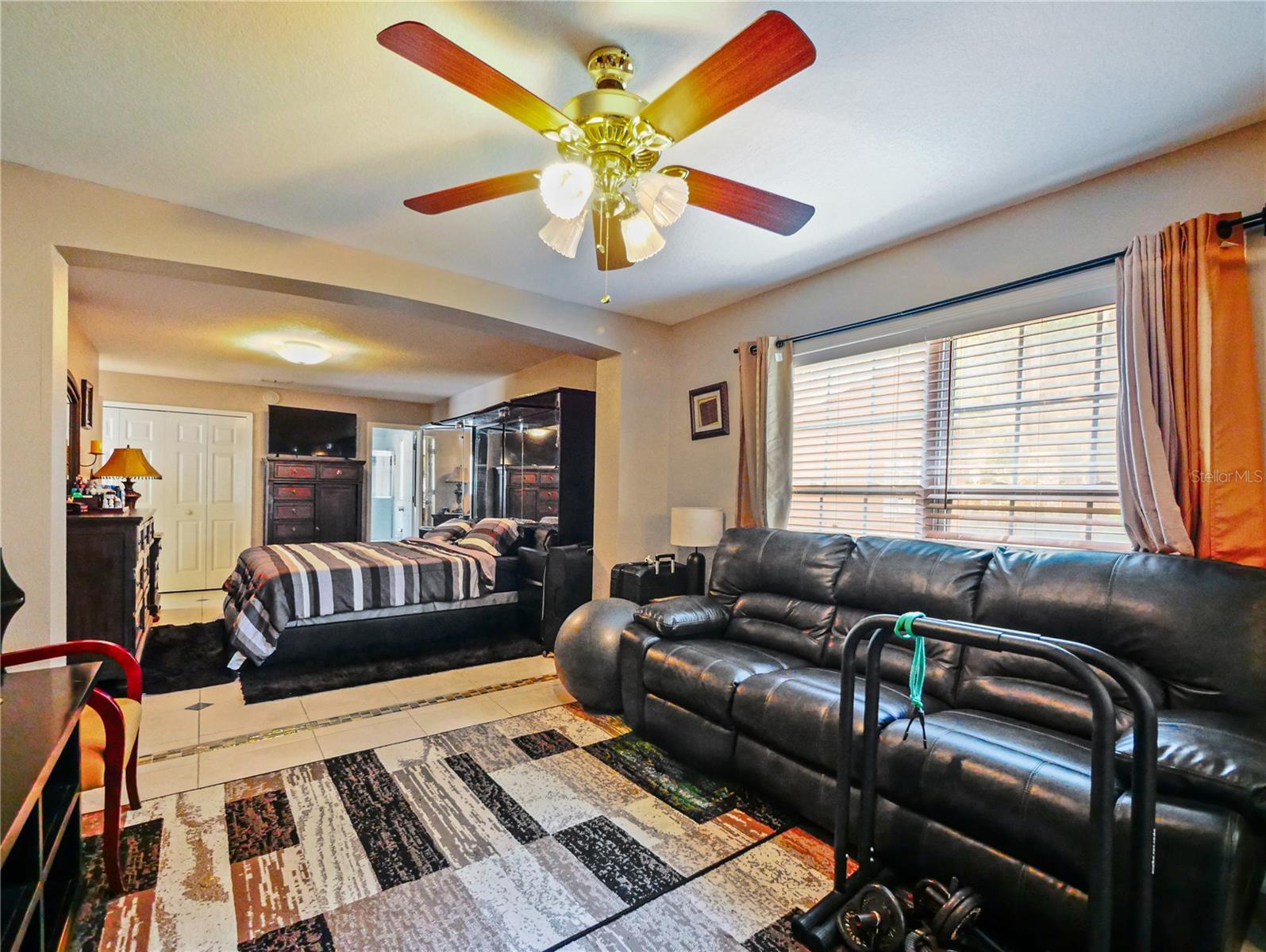 LA JOYA COVE - Residential