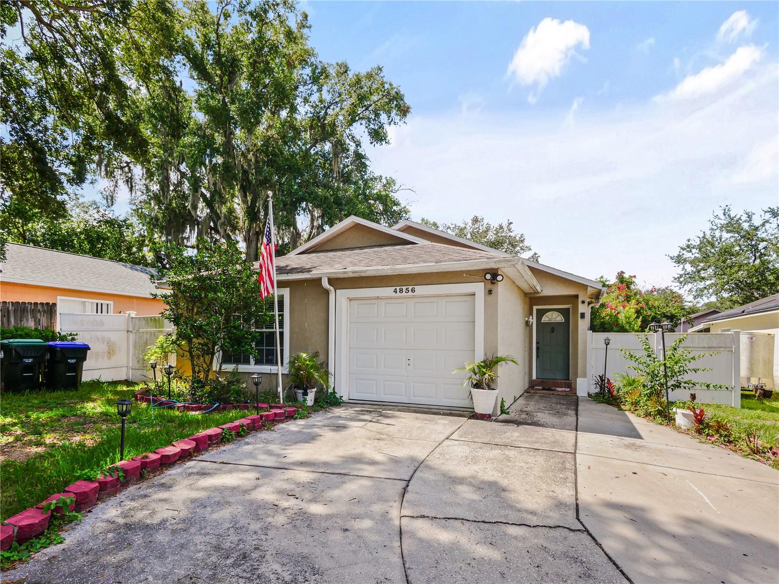 LA JOYA COVE - Residential