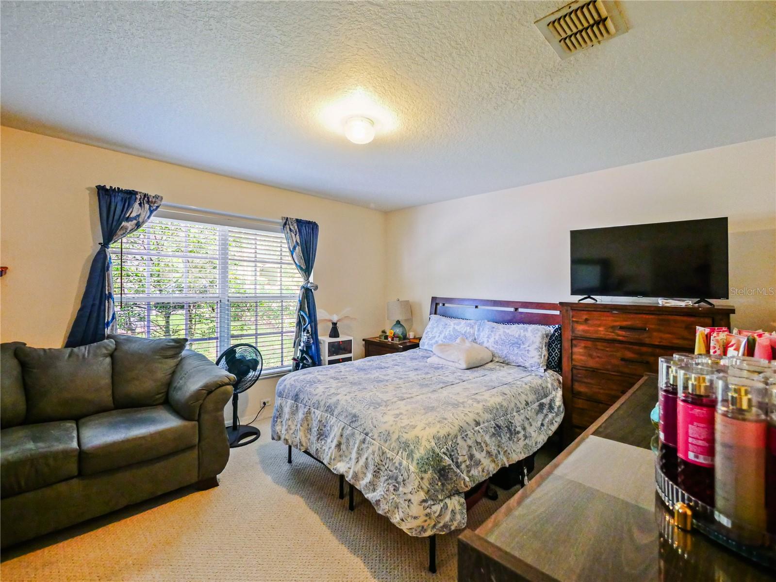 LA JOYA COVE - Residential