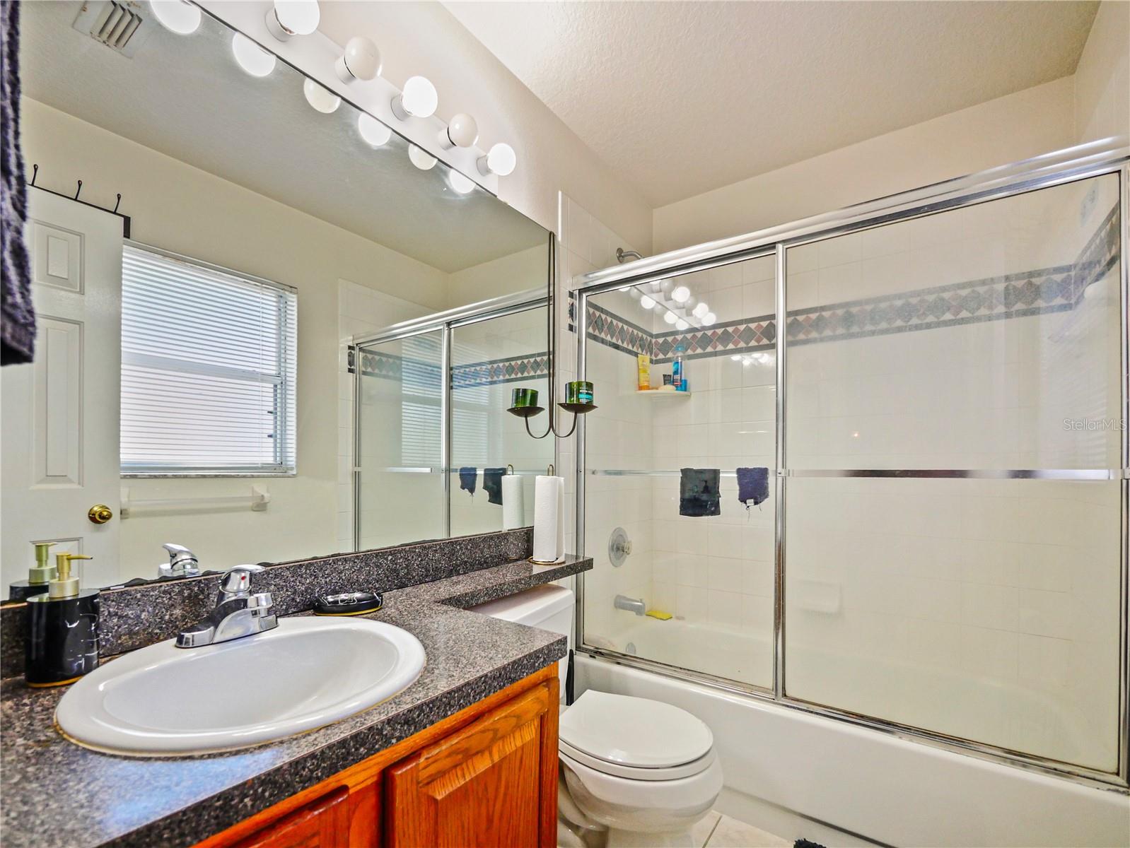 LA JOYA COVE - Residential