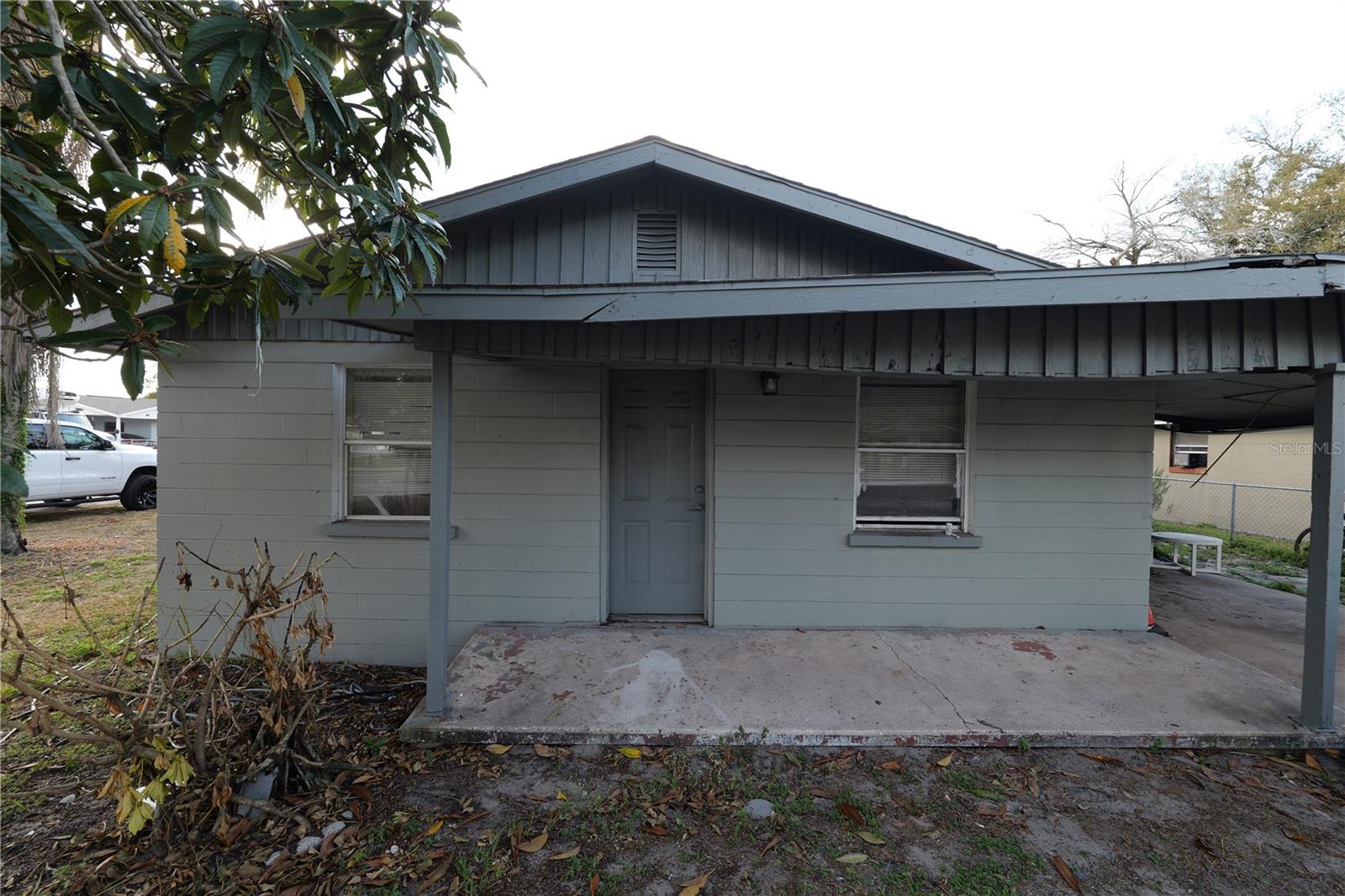 Major rehab needed. 3 bedroom, 1 bathroom home located conveniently in Dundee with easy access to dining, shopping, and major roadways. This property features a one car carport and covered front porch. Priced to sell! Schedule your private showing today. Liability waiver required prior to showing.