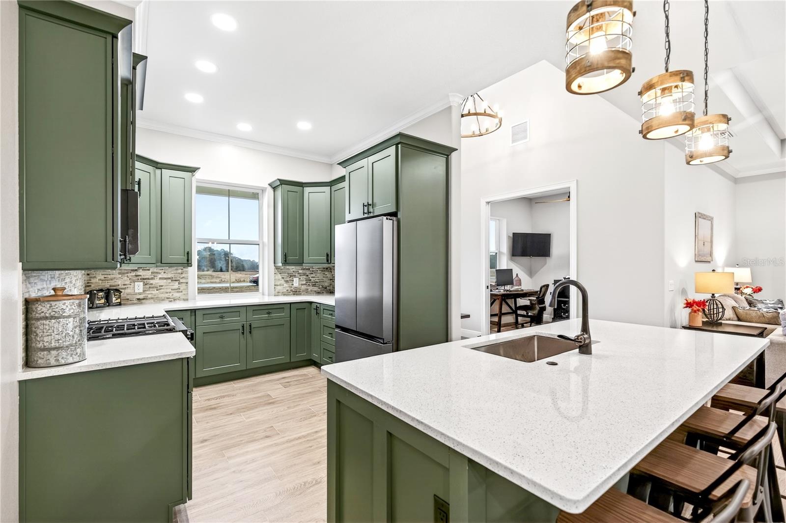 SHORELINE RANCH - Residential