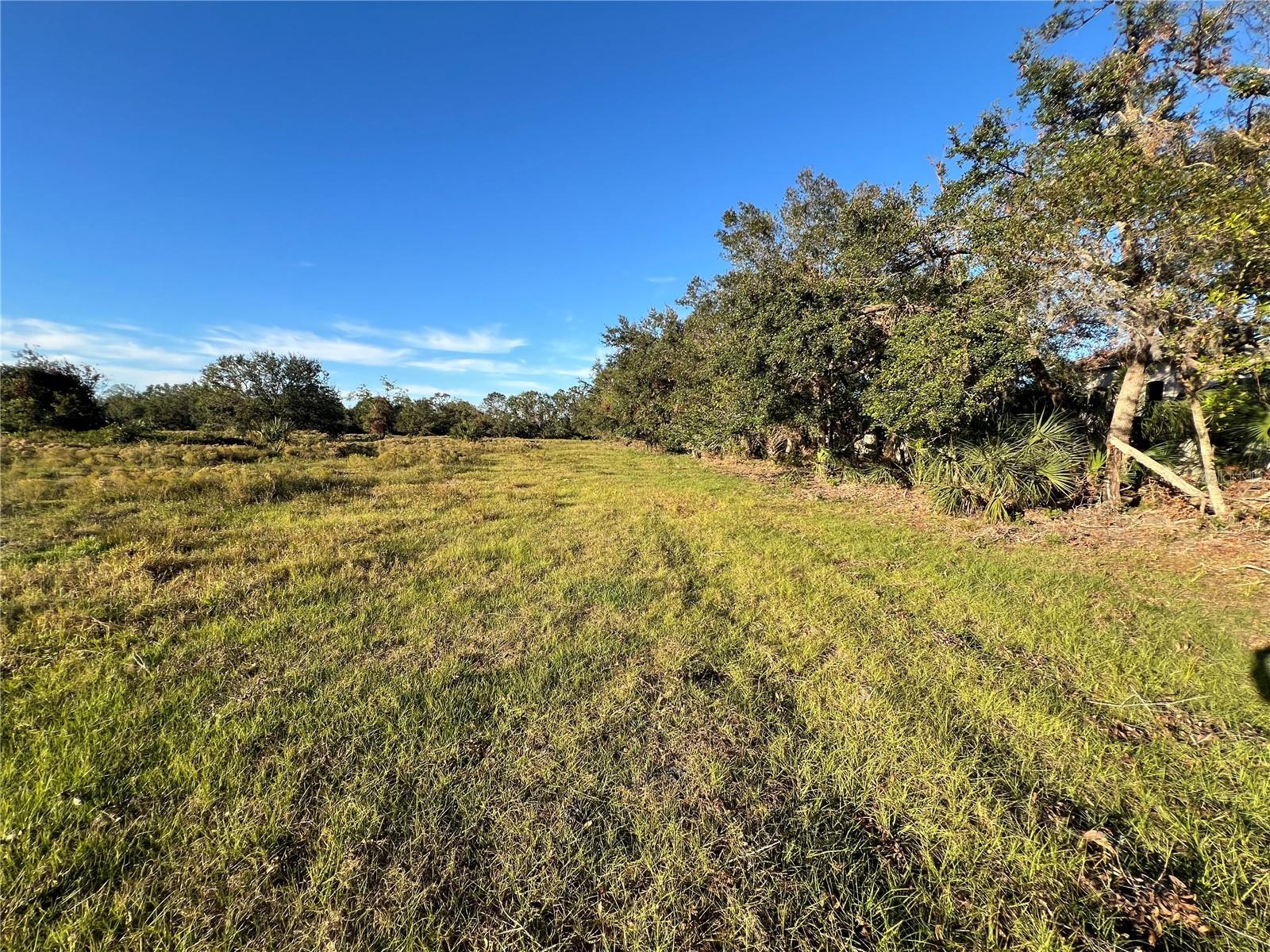 ACREAGE - Land