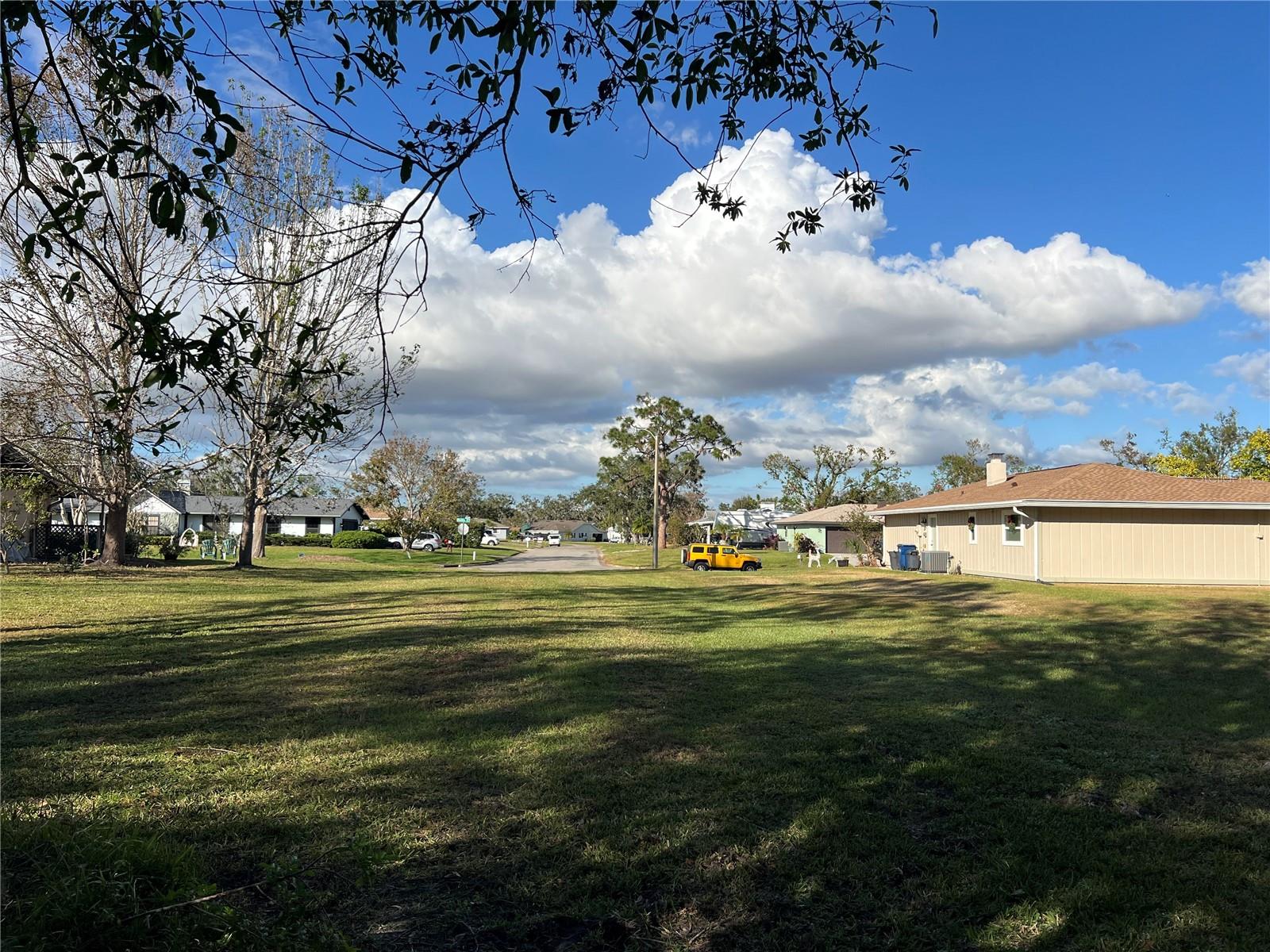 ACREAGE - Land