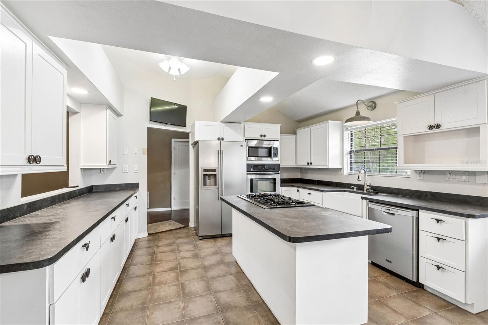 INVERNESS HIGHLANDS WEST - Residential