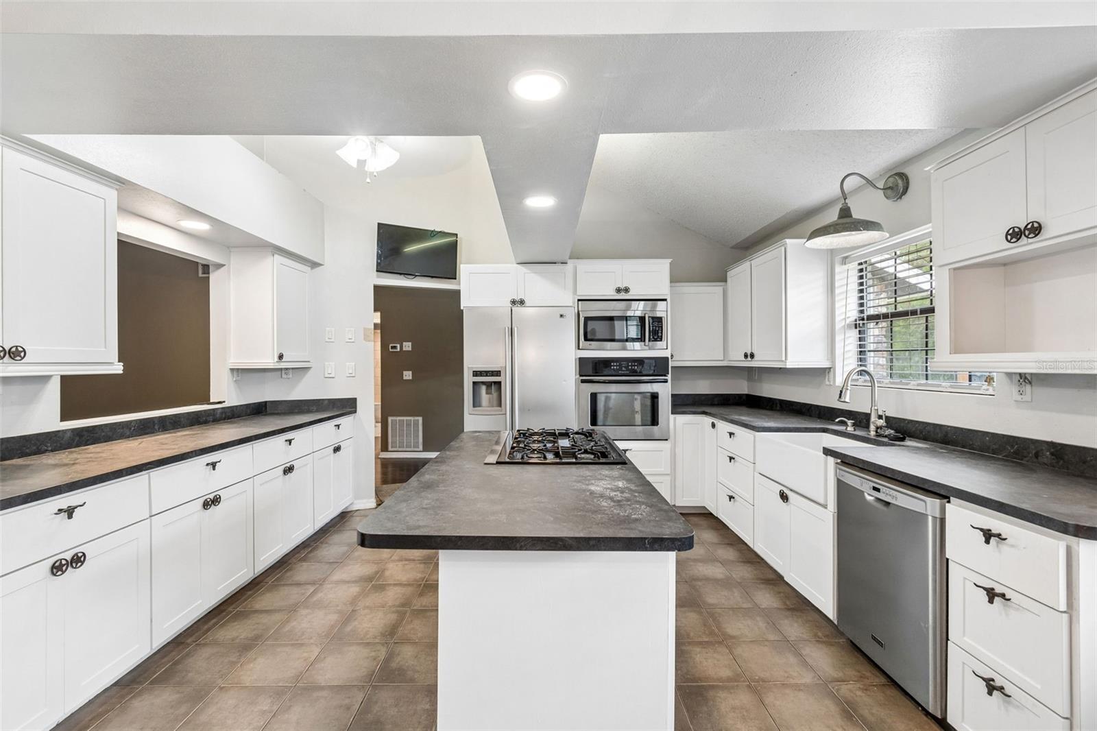 INVERNESS HIGHLANDS WEST - Residential