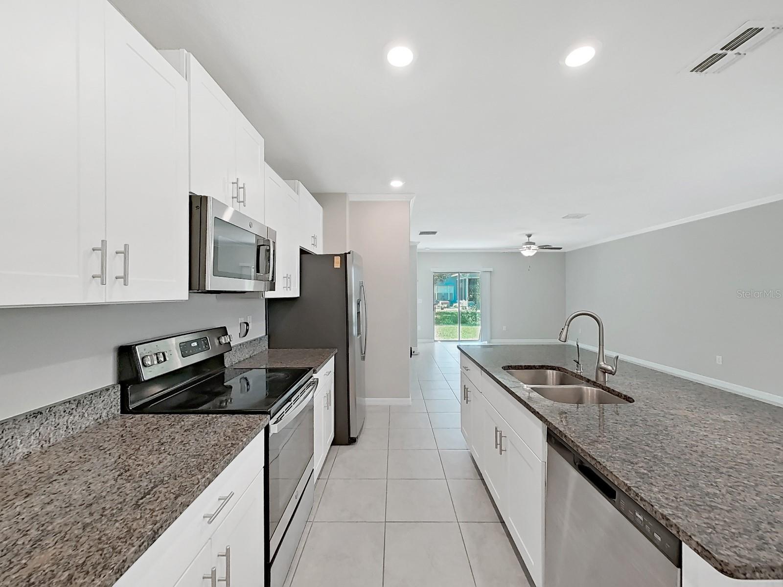 LAKESIDE PH 4 - Residential