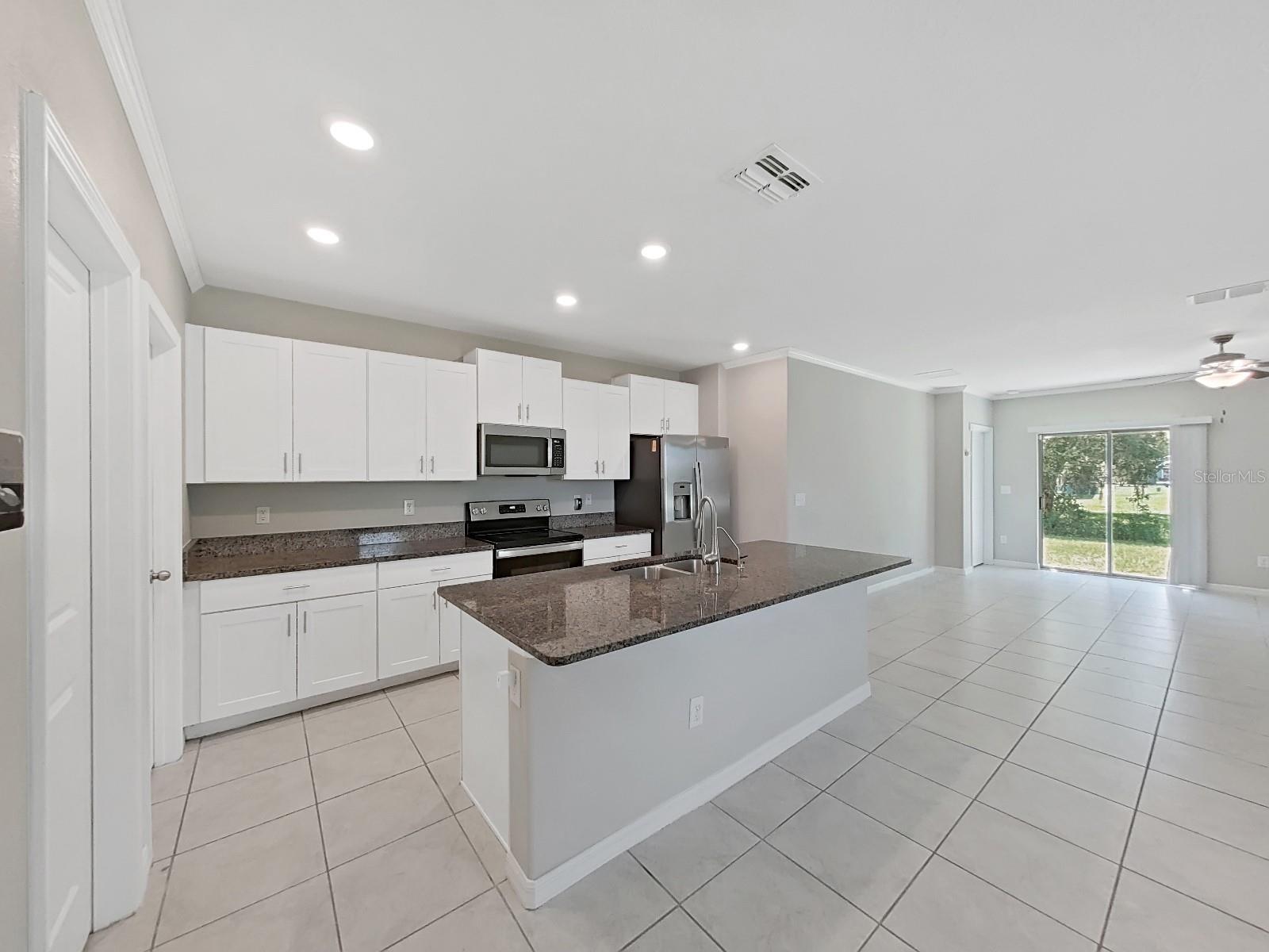 LAKESIDE PH 4 - Residential