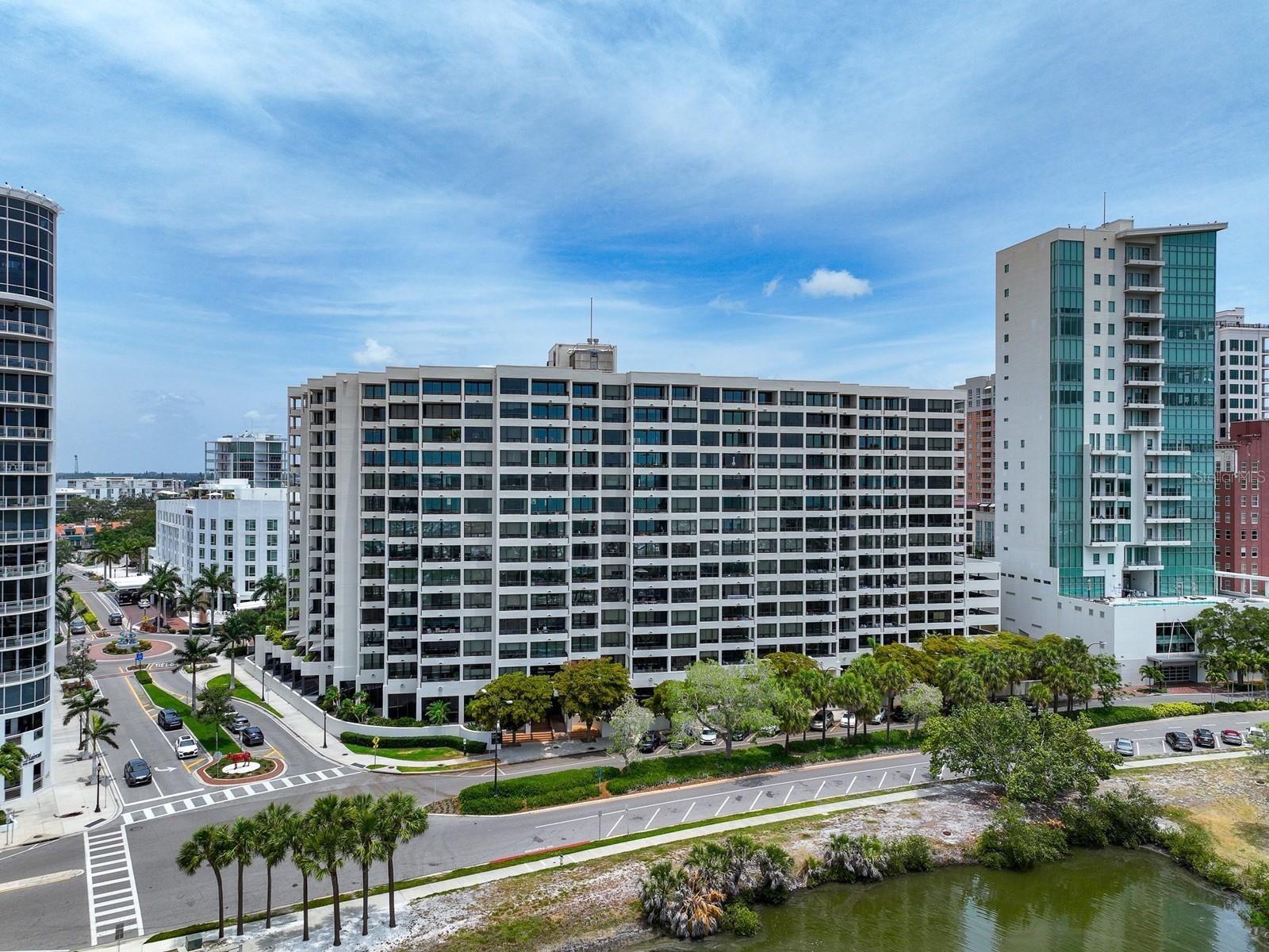 BAY PLAZA - Residential