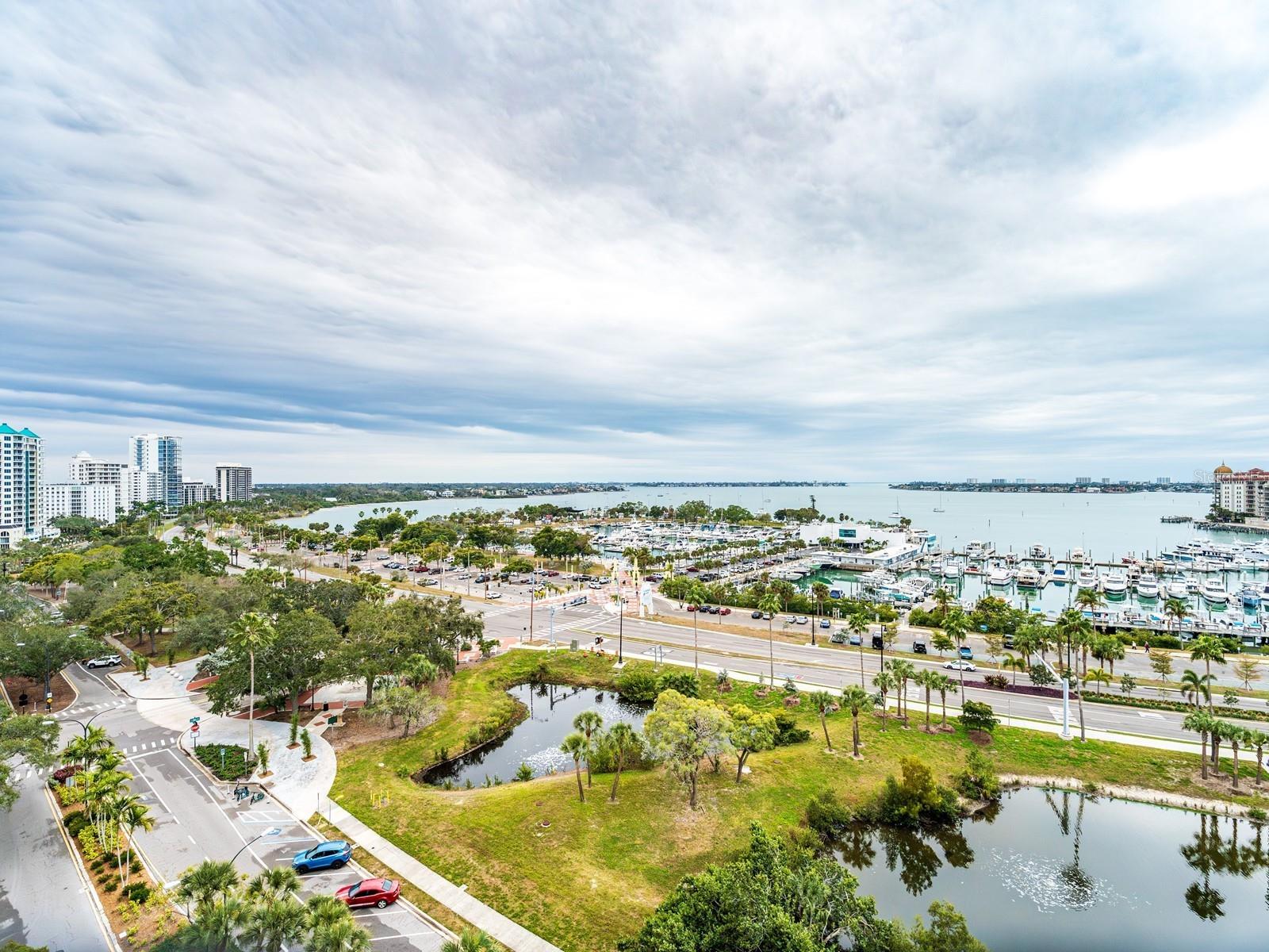 BAY PLAZA - Residential