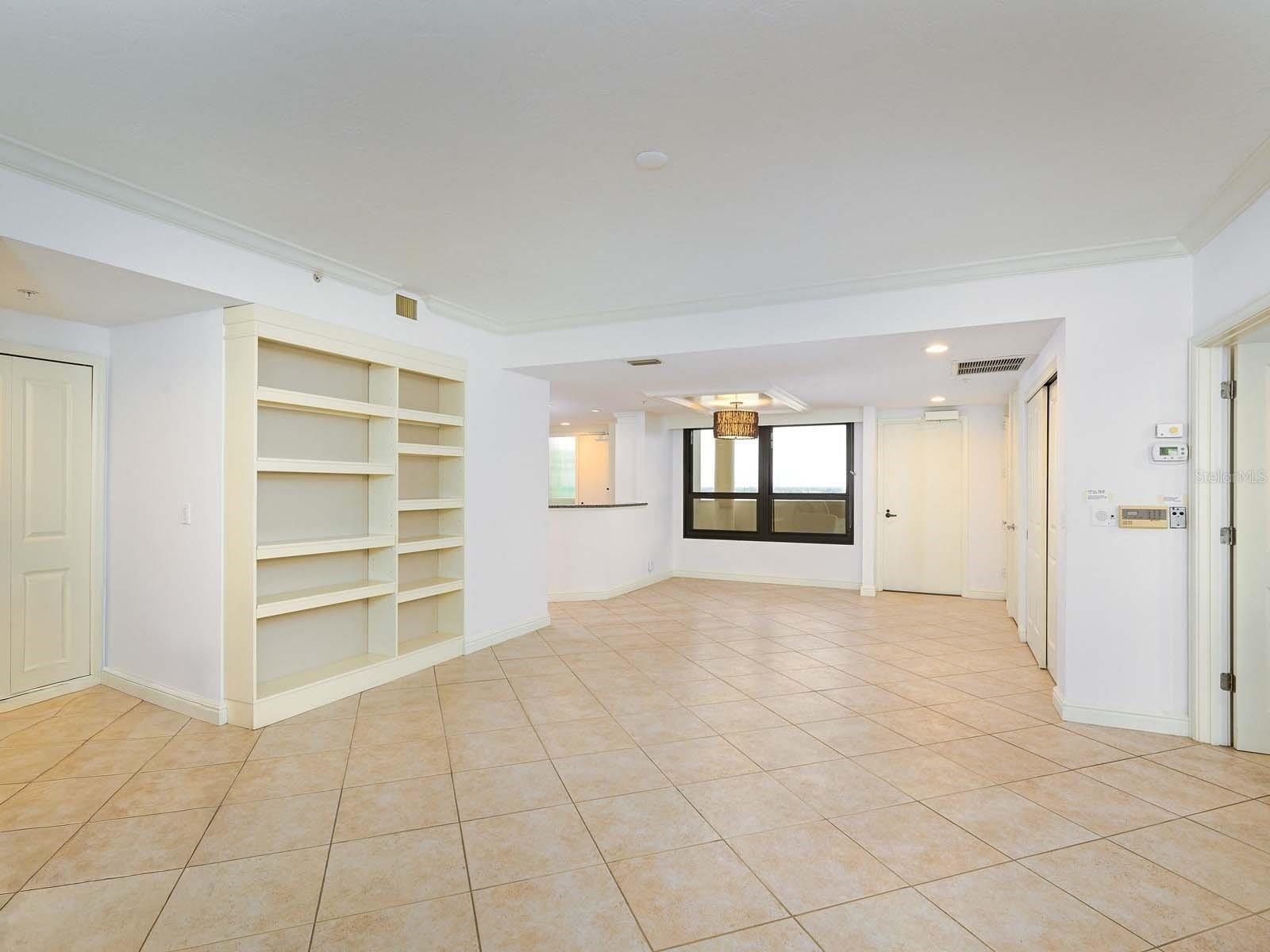 BAY PLAZA - Residential