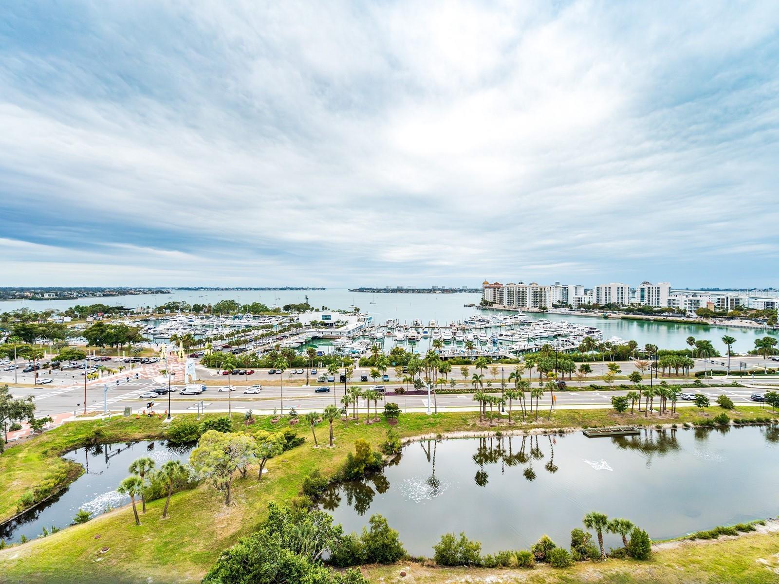 BAY PLAZA - Residential