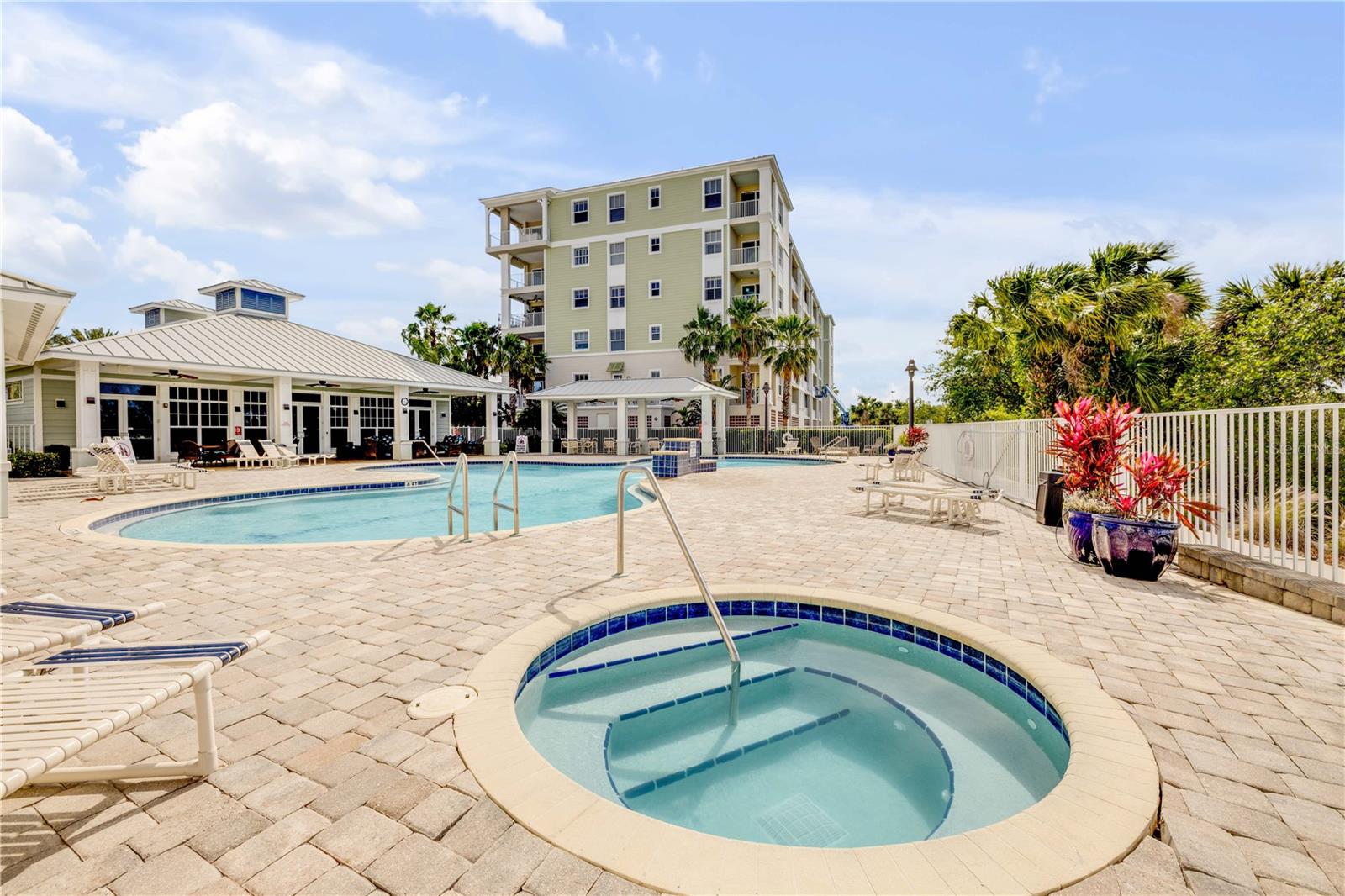 RIVERWALK/CORONADO ISLAND-BLDG - Residential