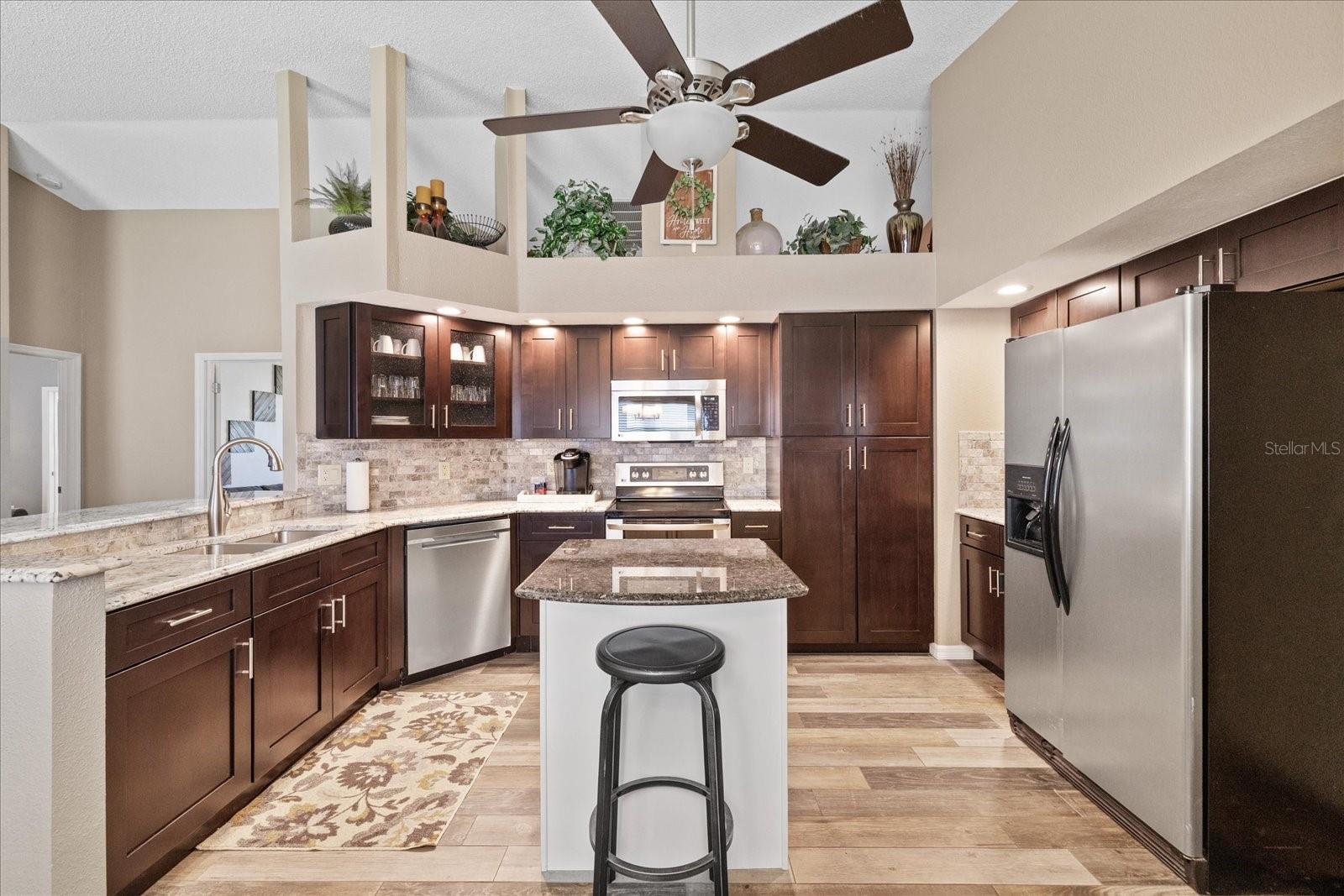 07 SPGS GOLF & CNTRY CLUB VILLAS CONDO - Residential