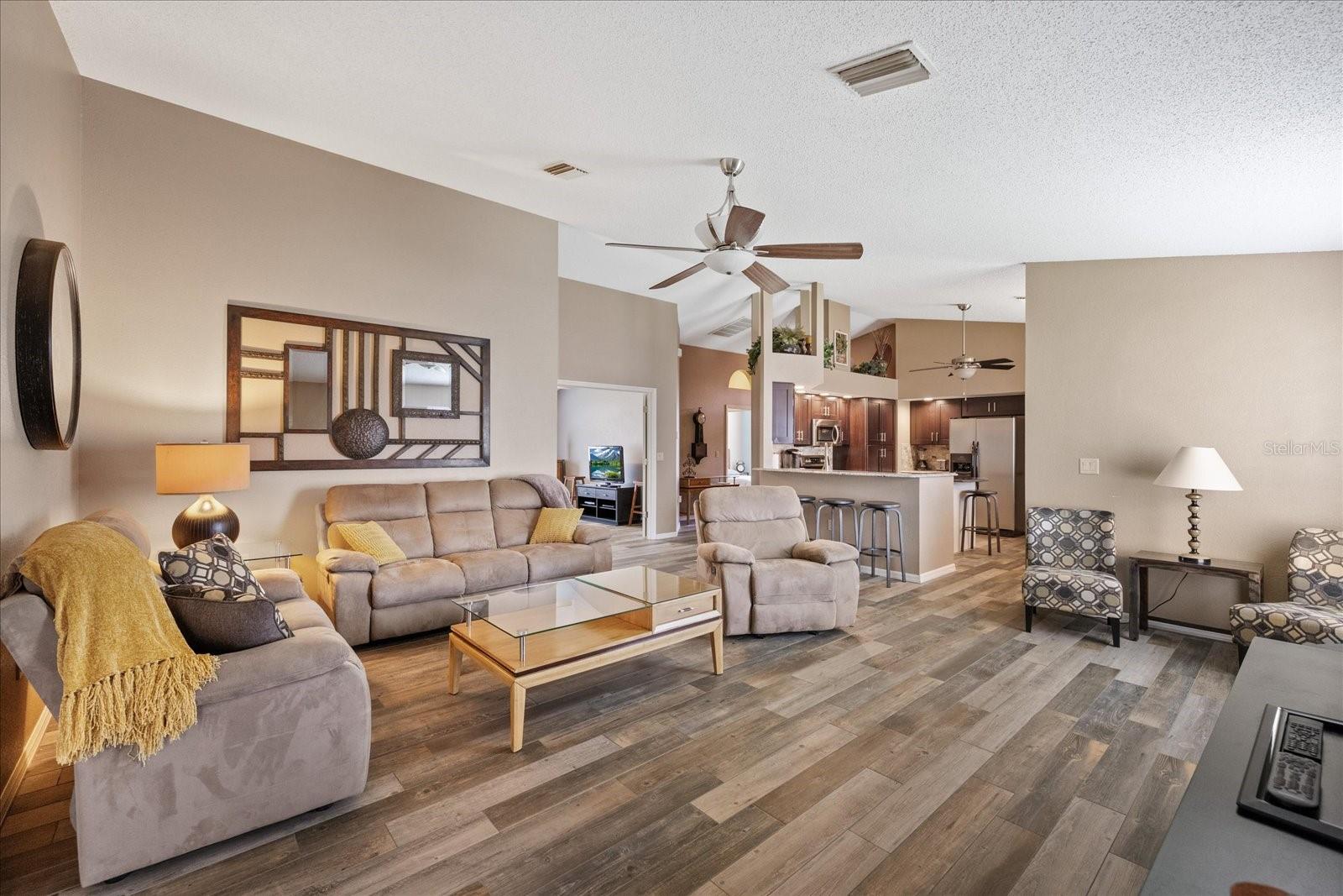 07 SPGS GOLF & CNTRY CLUB VILLAS CONDO - Residential