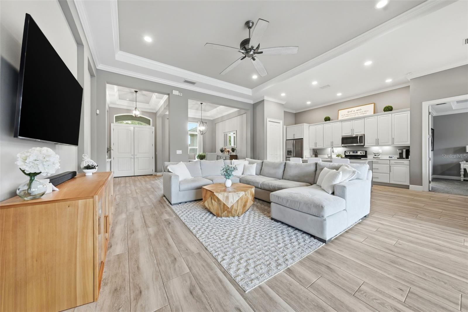 BELLECHASE VILLAS - Residential