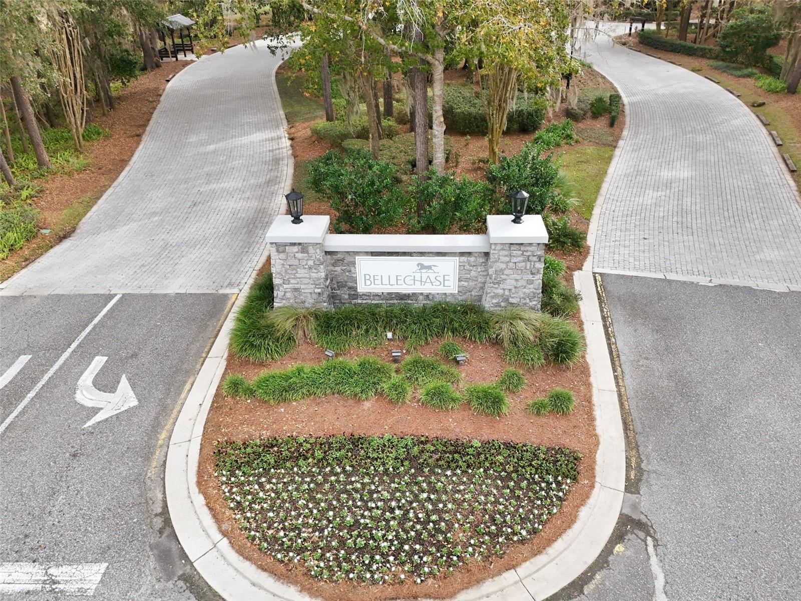 BELLECHASE VILLAS - Residential