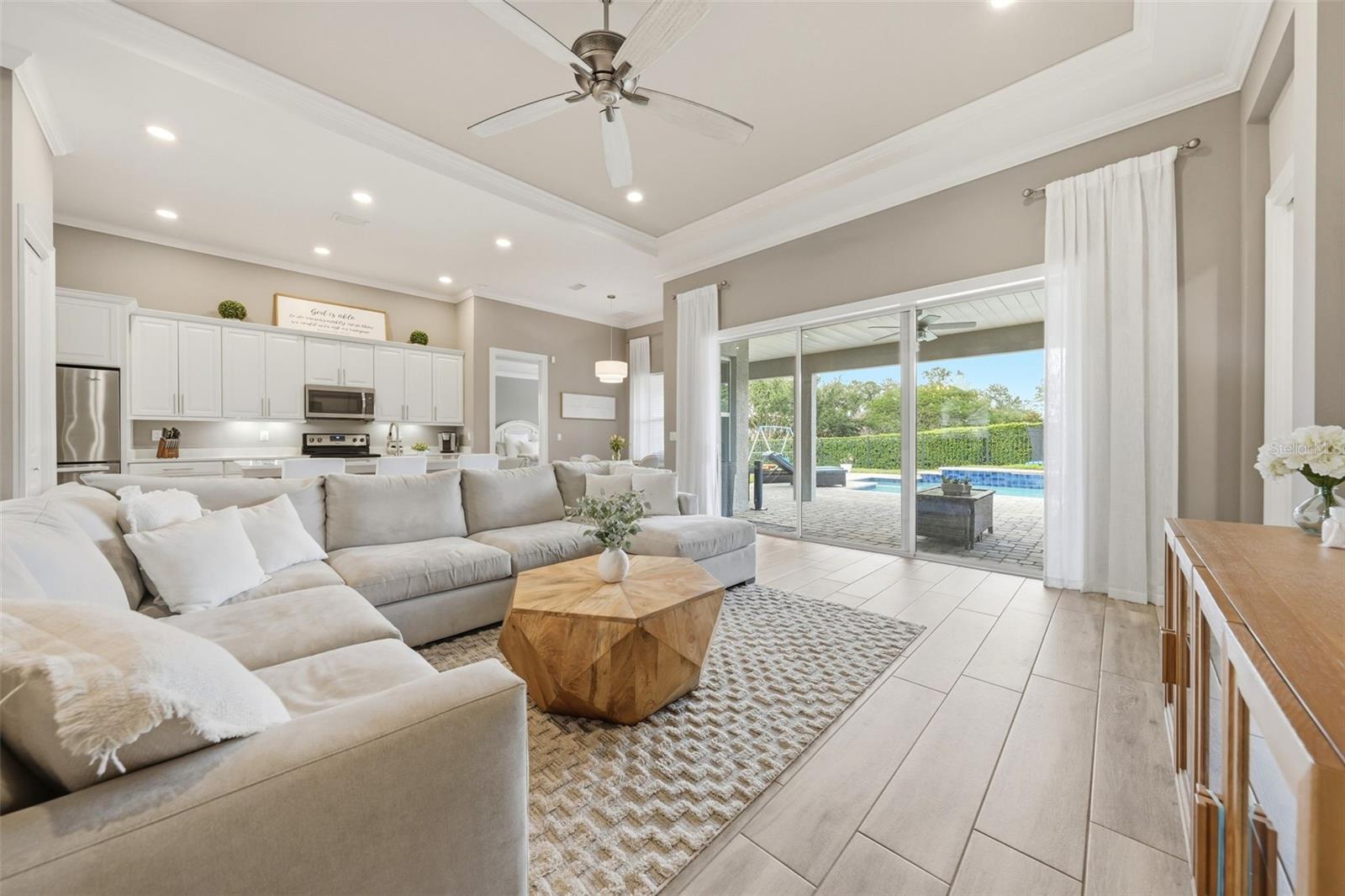 BELLECHASE VILLAS - Residential