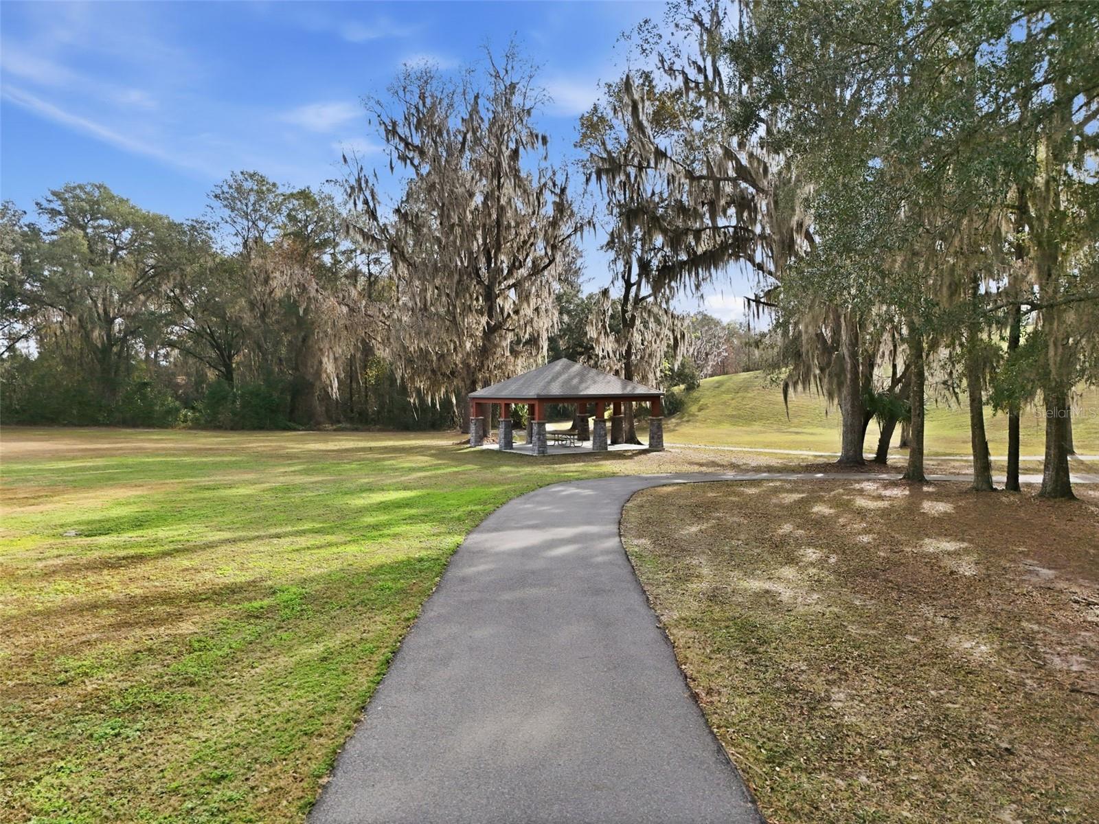 BELLECHASE VILLAS - Residential