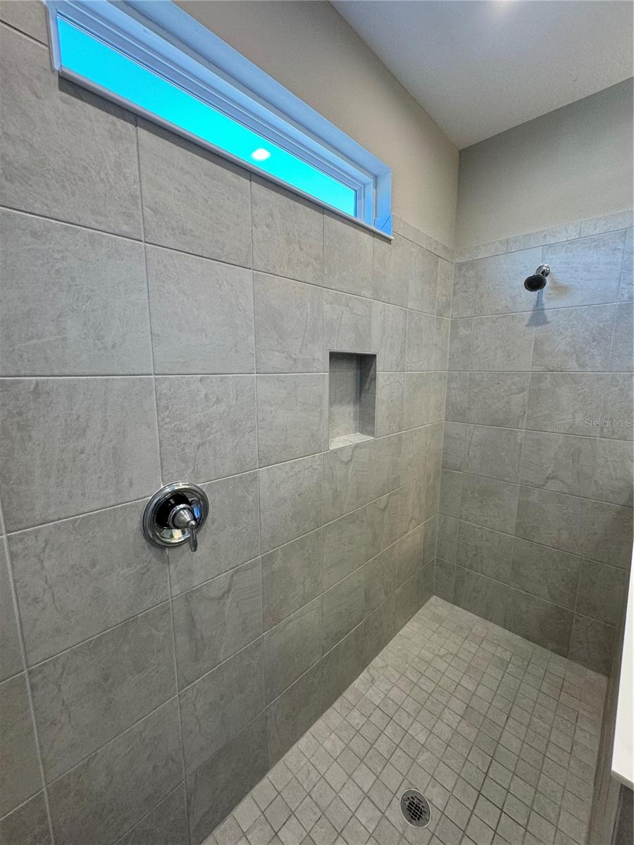 RIVER LNDG PH 1A1-1A2 - Residential Lease