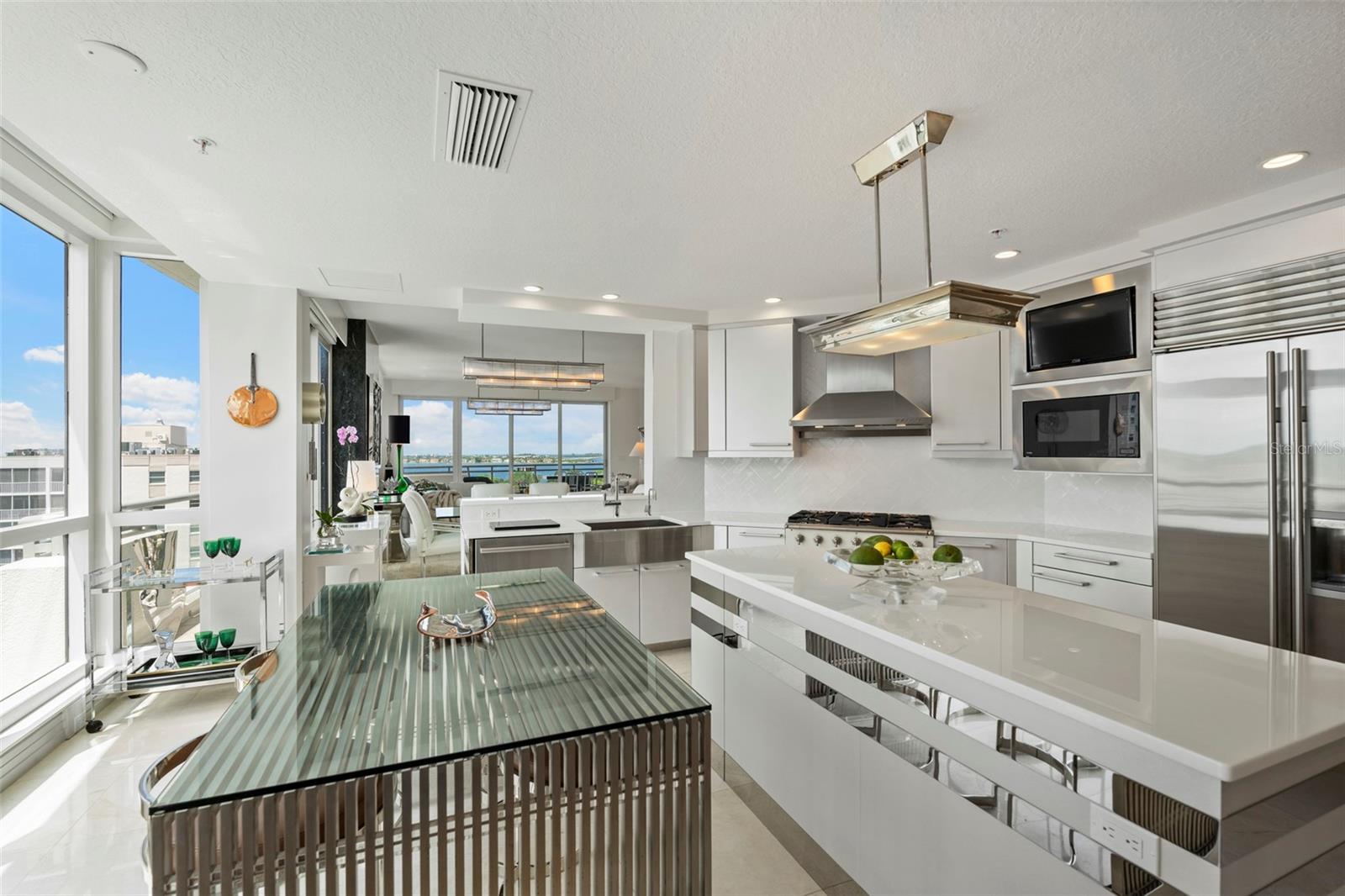 THE SAVOY ON PALM - Residential