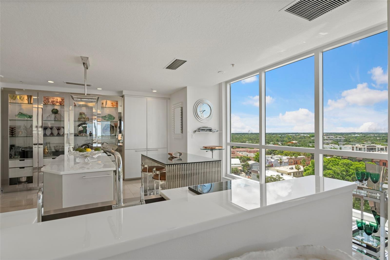 THE SAVOY ON PALM - Residential