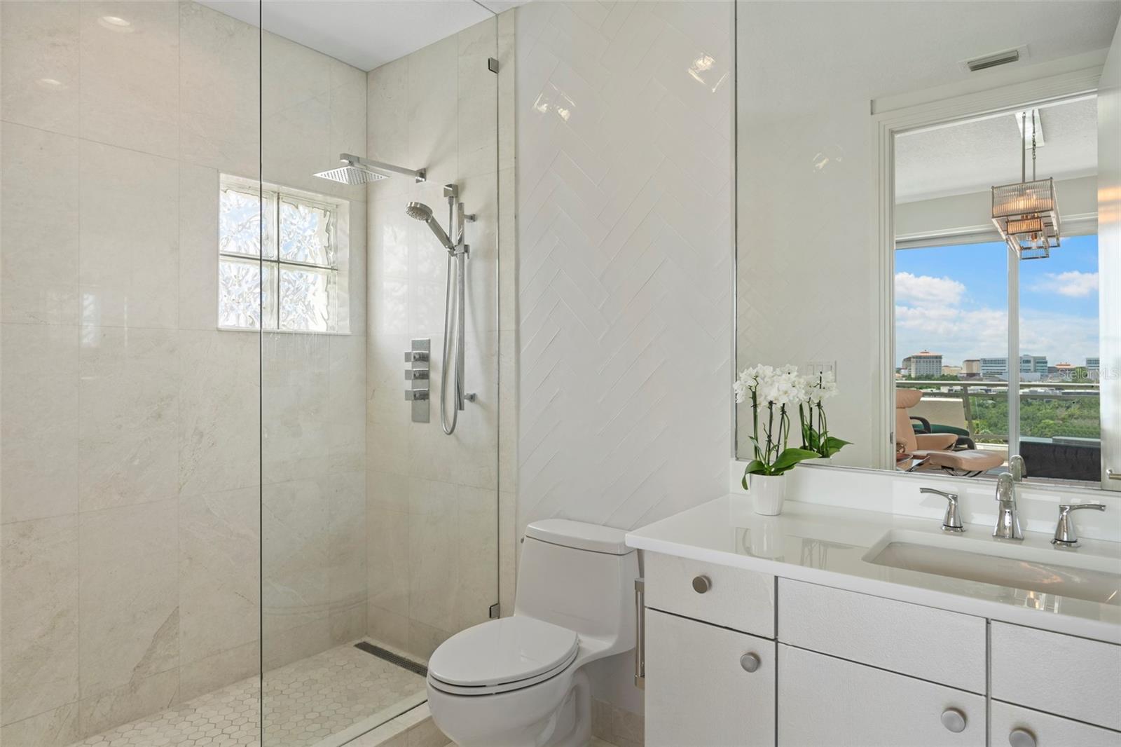 THE SAVOY ON PALM - Residential