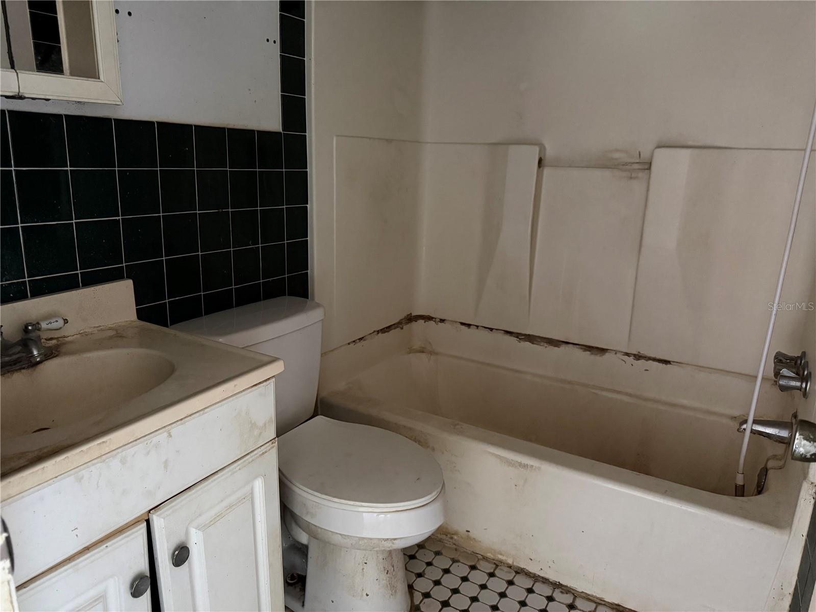 DELTONA LAKES UNIT 32 - Residential