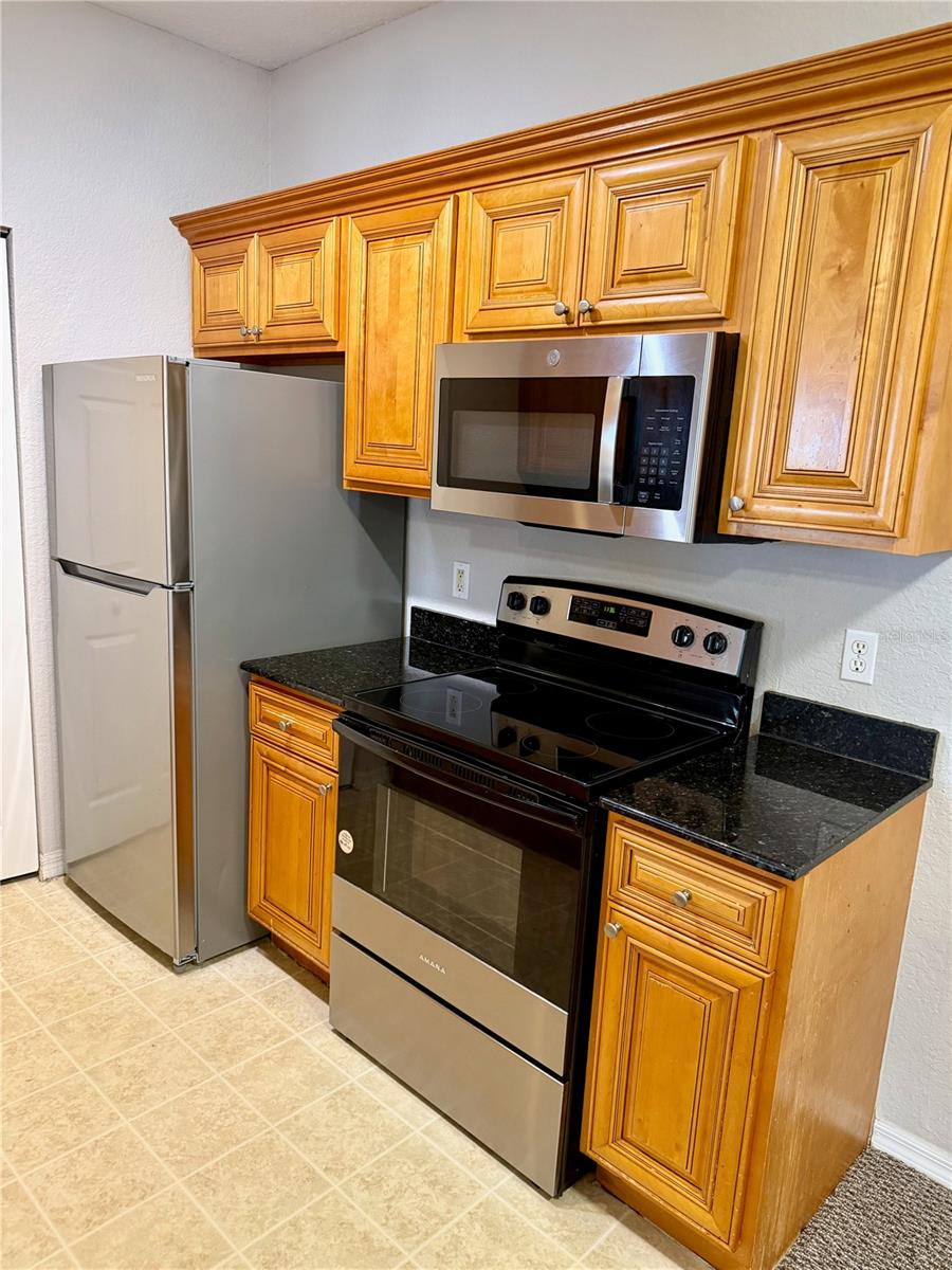 CRESCENT PLACE AT LAKE LOTUS CONDO - Residential Lease