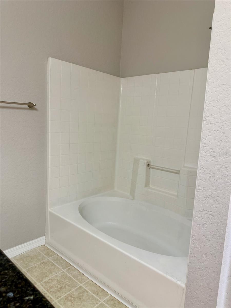 CRESCENT PLACE AT LAKE LOTUS CONDO - Residential Lease