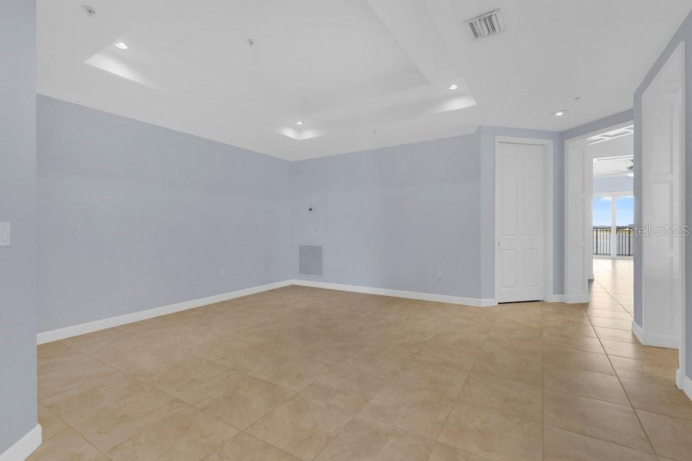 VIZCAYA HEIGHTS CONDO 07 - Residential