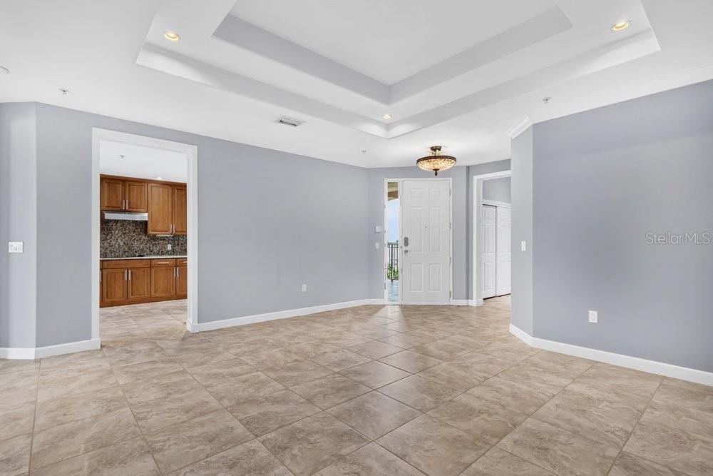 VIZCAYA HEIGHTS CONDO 07 - Residential