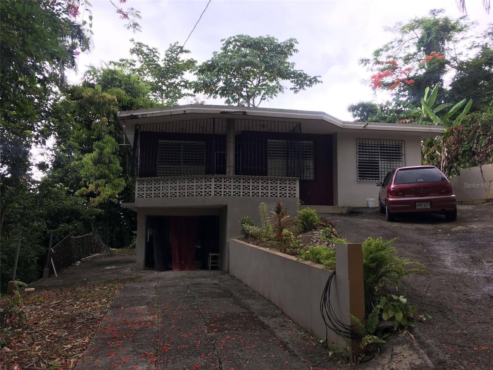 BARRIO QUEMADO - Residential