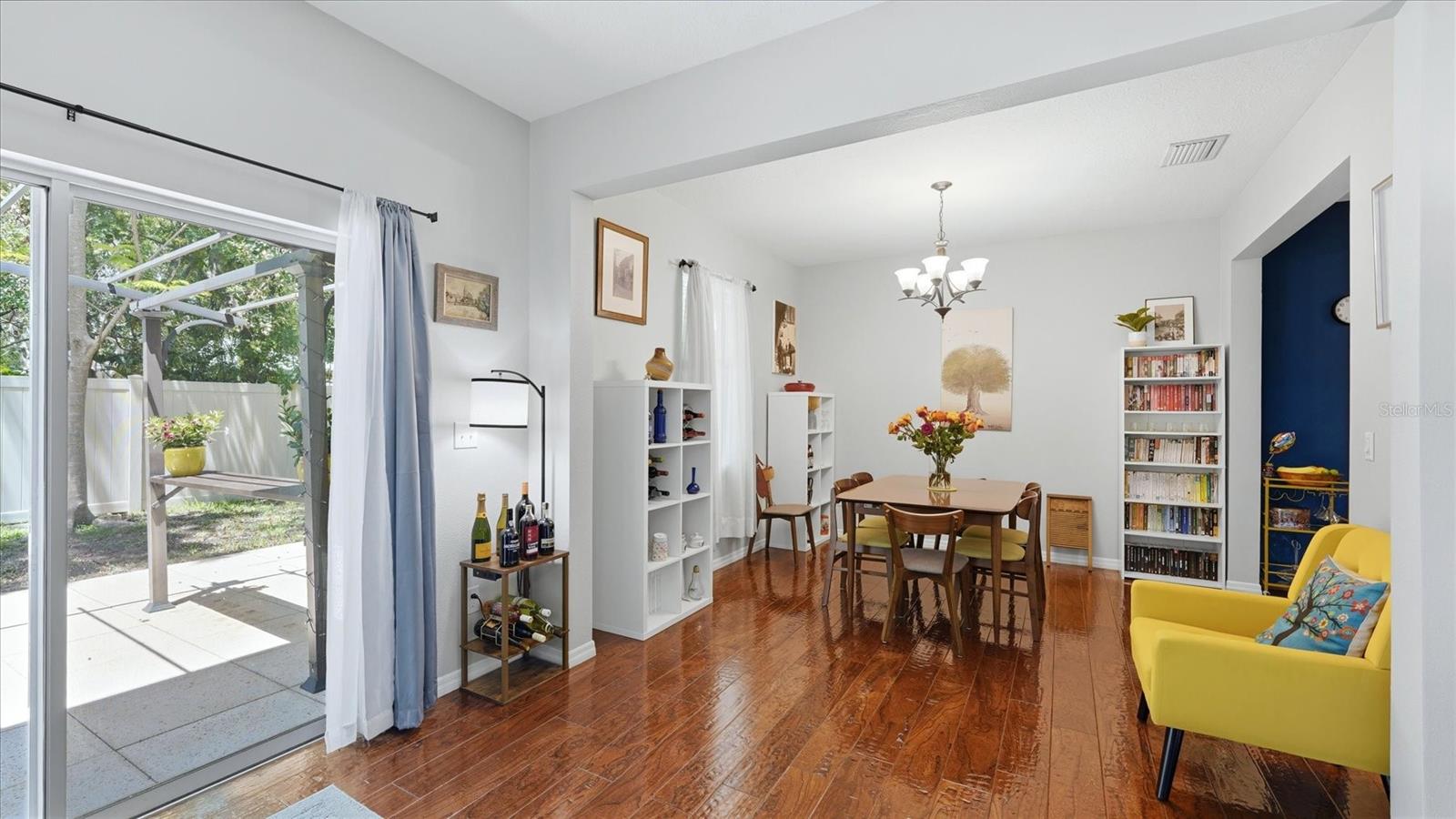 OAK VISTAS - Residential