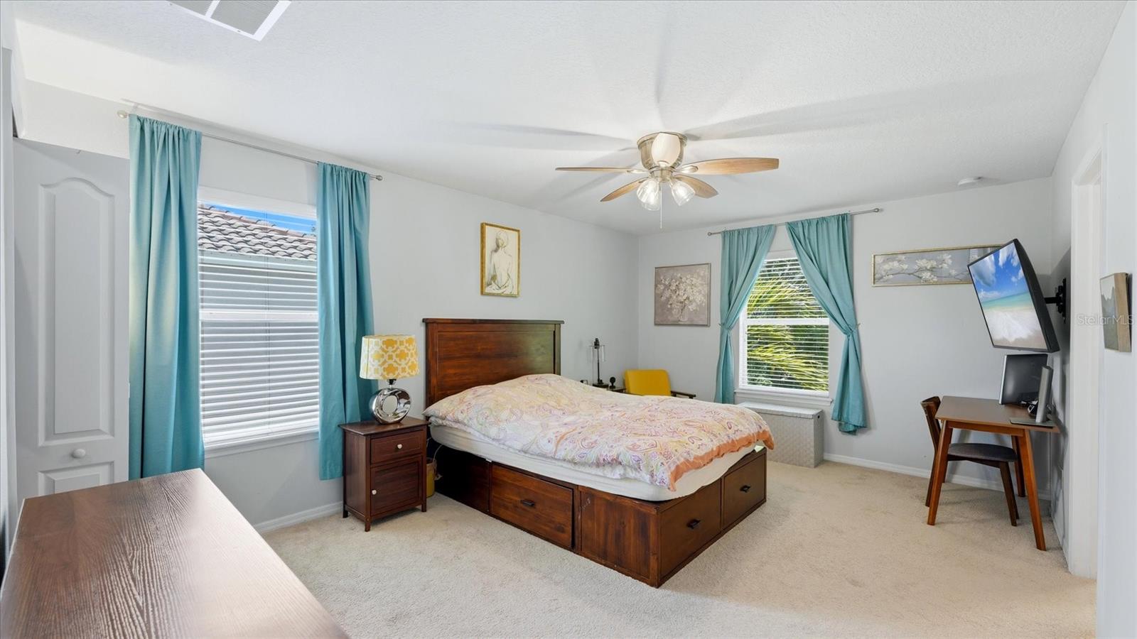 OAK VISTAS - Residential